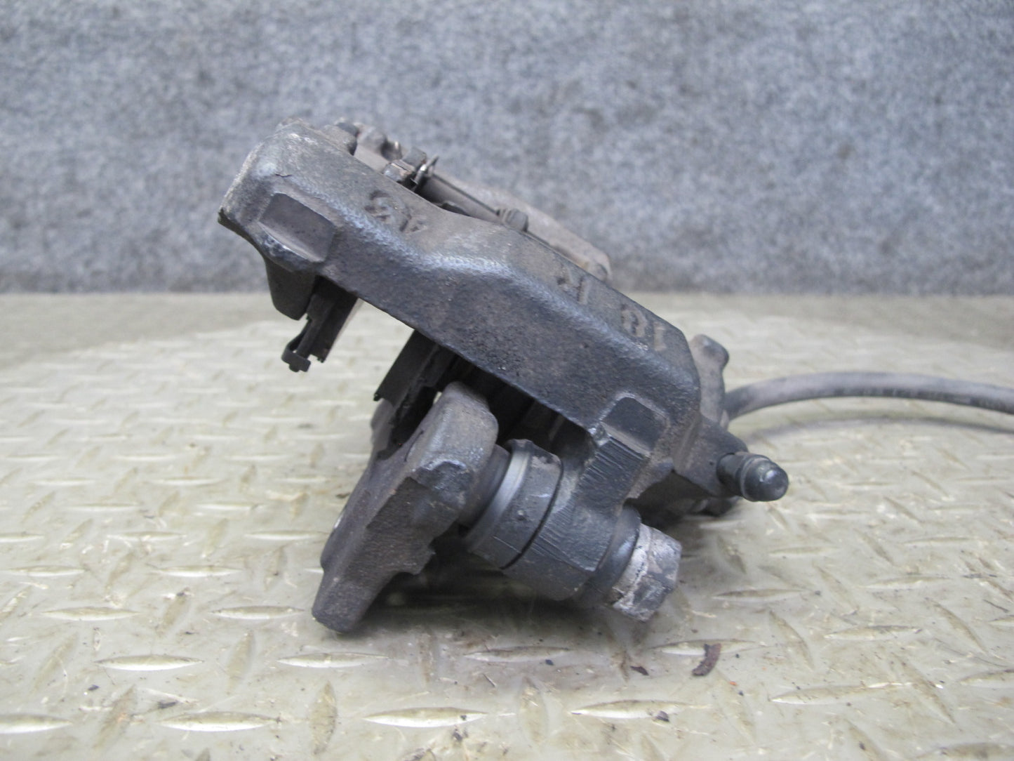 10-15 Lexus GSE20L IS250 RWD Convert Rear Left & Right Brake Caliper Set OEM