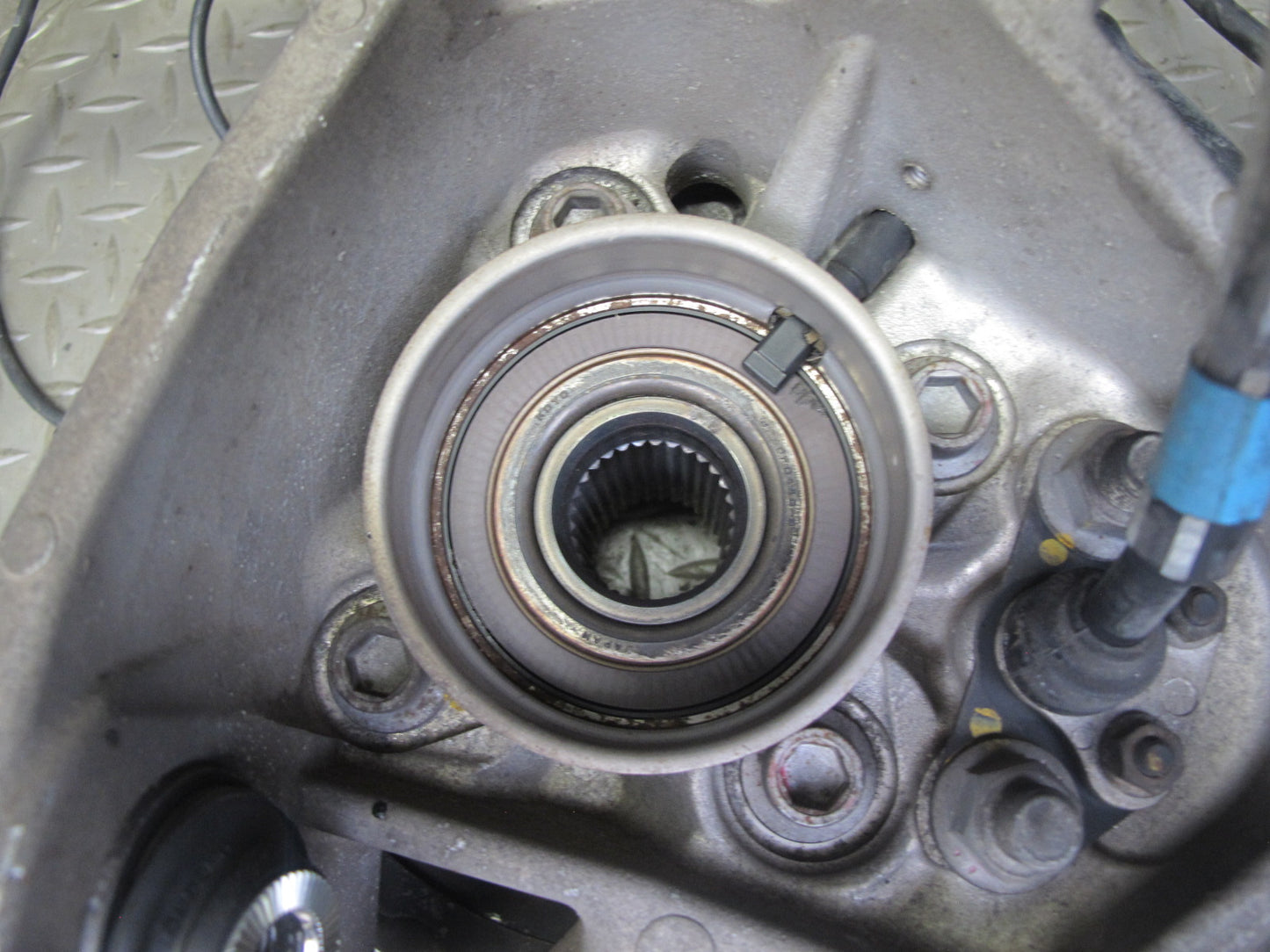 06-14 Lexus GSE20L IS250 RWD Rear Left Spindle Knuckle Wheel Hub Bearing OEM
