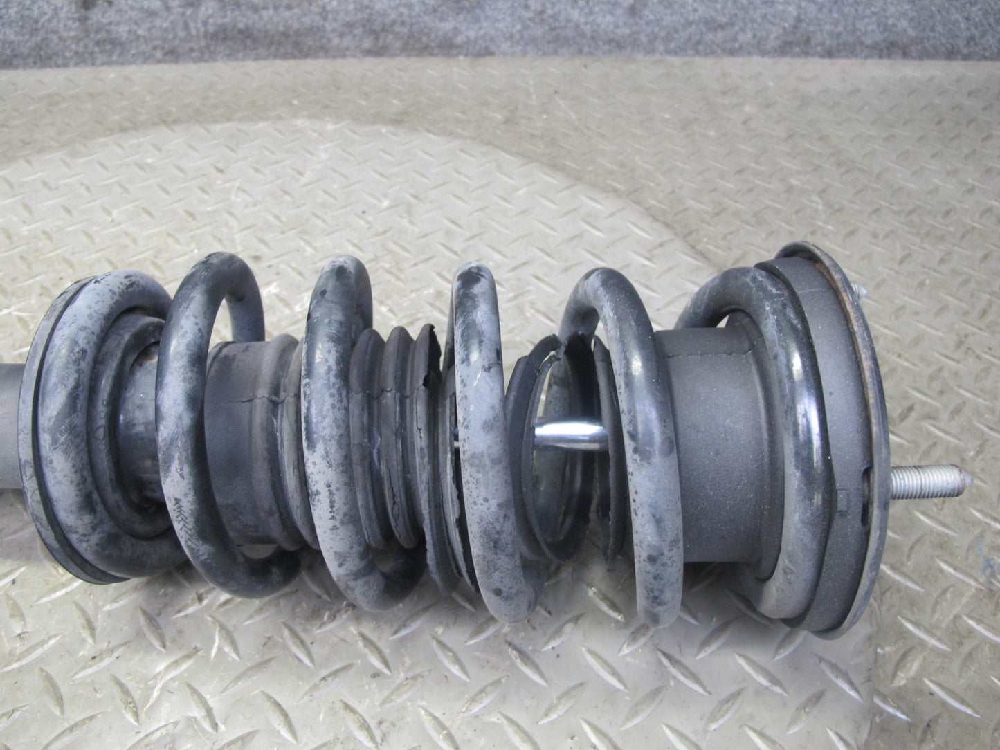10-15 Lexus GSE20L IS250 Convertible Set of 2 Front Left & Right Shock Strut OEM