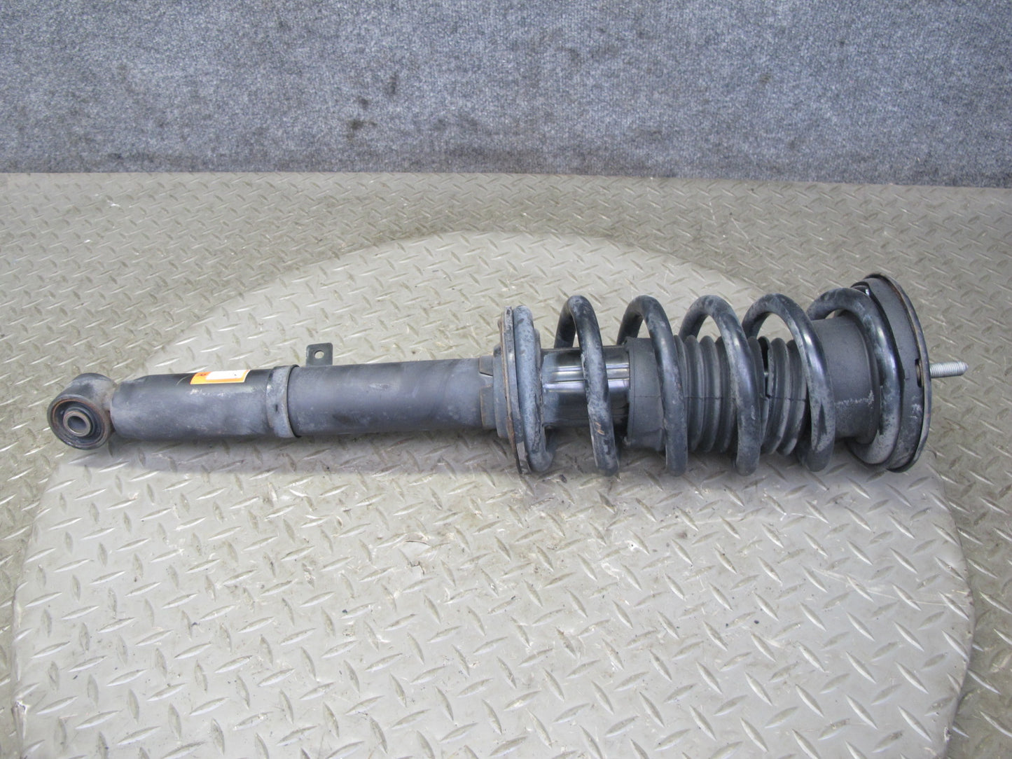 10-15 Lexus GSE20L IS250 Convertible Set of 2 Front Left & Right Shock Strut OEM