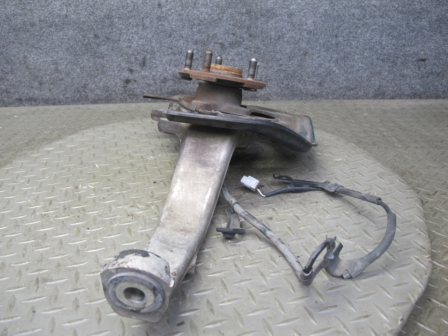 06-15 Lexus GSE20L IS250 RWD Front Left Spindle Knuckle Wheel Hub Bearing OEM