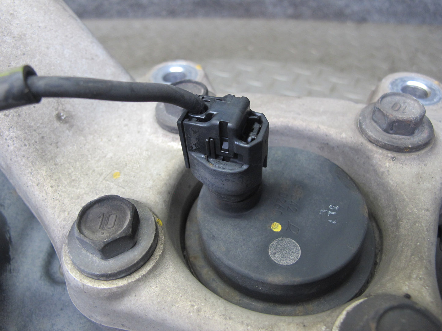 06-15 Lexus GSE20L IS250 RWD Front Right Spindle Knuckle Wheel Hub Bearing OEM