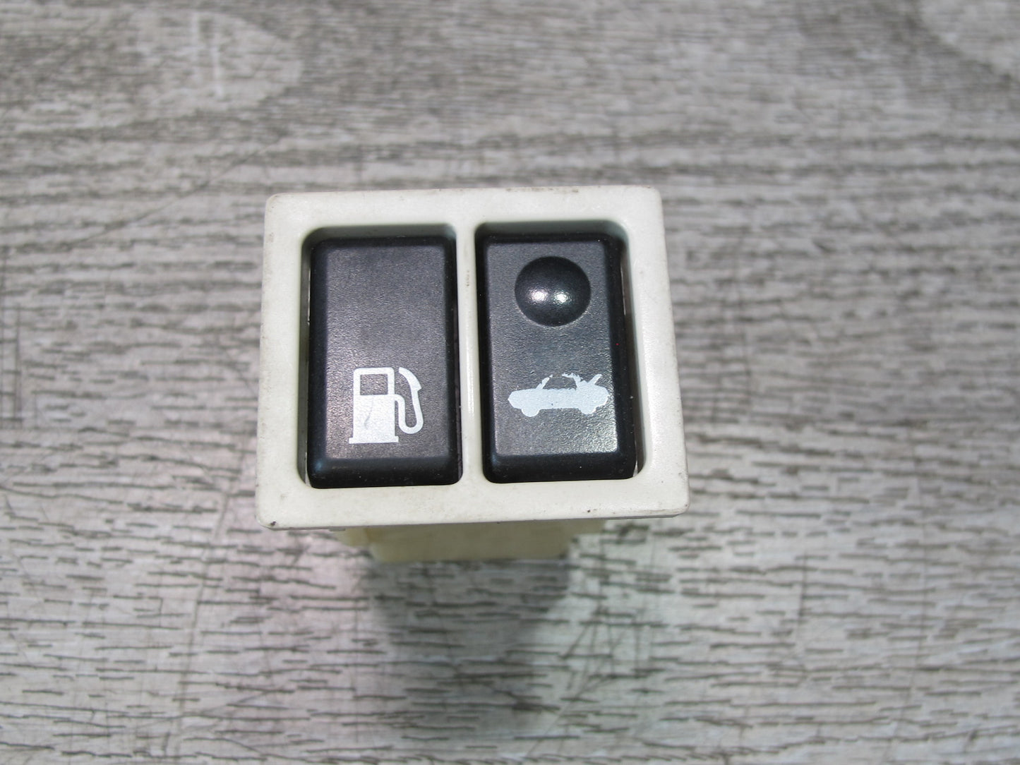 02-10 Lexus Z40 SC430 Trunk Lid Release Fuel Door Lock Unlock Button Switch OEM