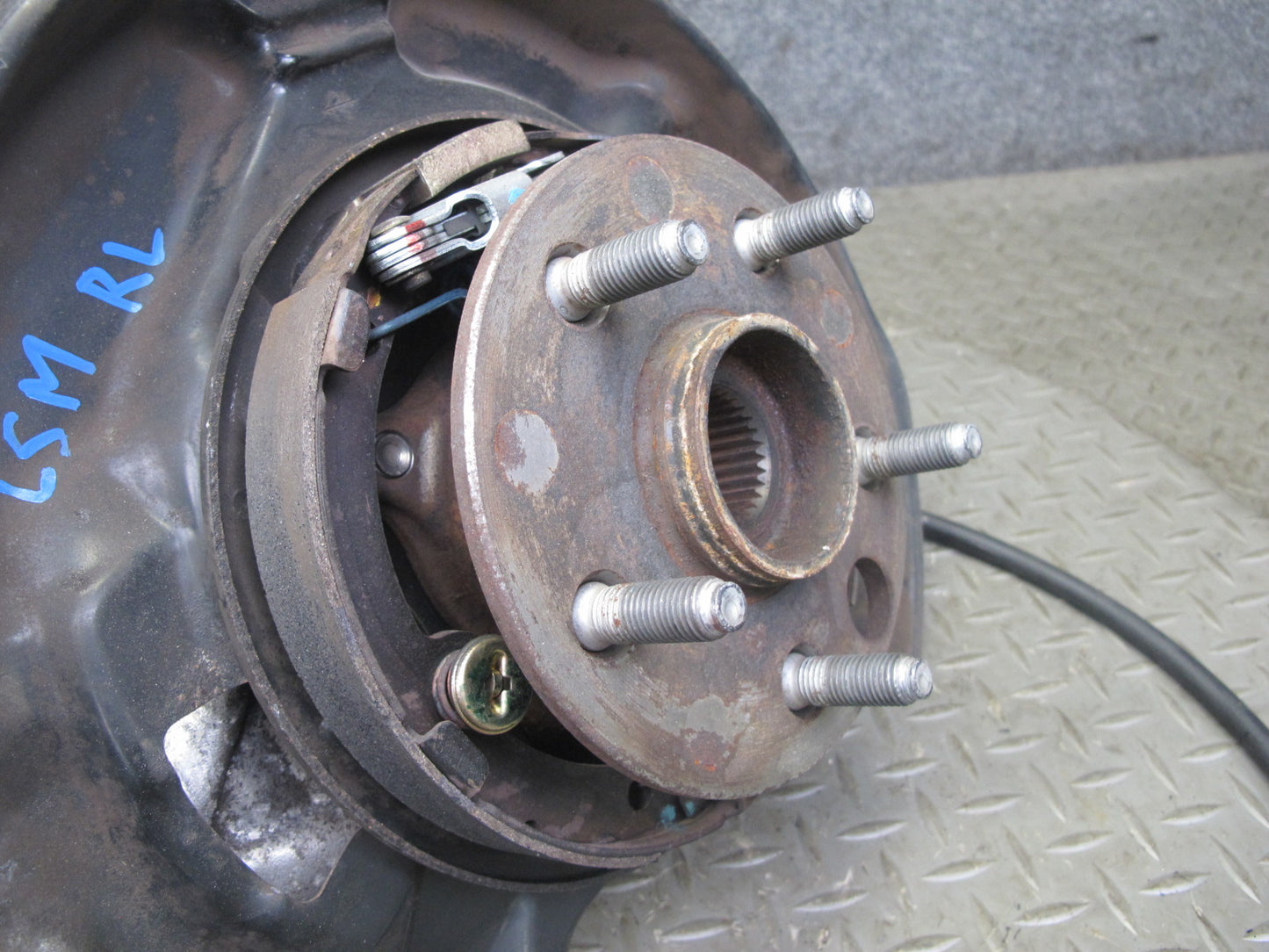 01-06 Lexus LS430 UCF30L RWD Rear Left Spindle Knuckle Wheel Hub Bearing OEM