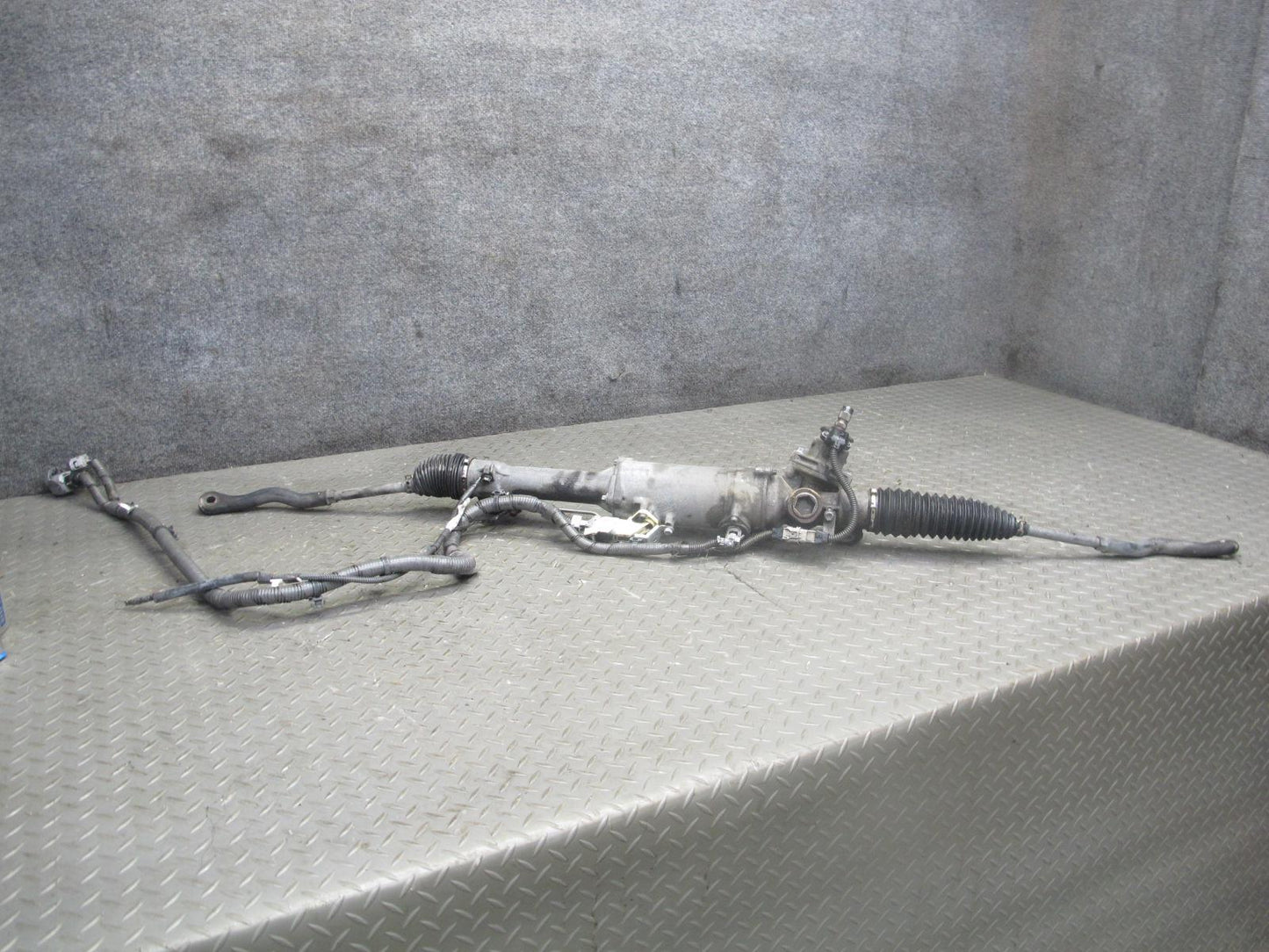 10-15 Lexus IS350 IS250 Convertible RWD Power Steering Rack & Pinion Gear OEM