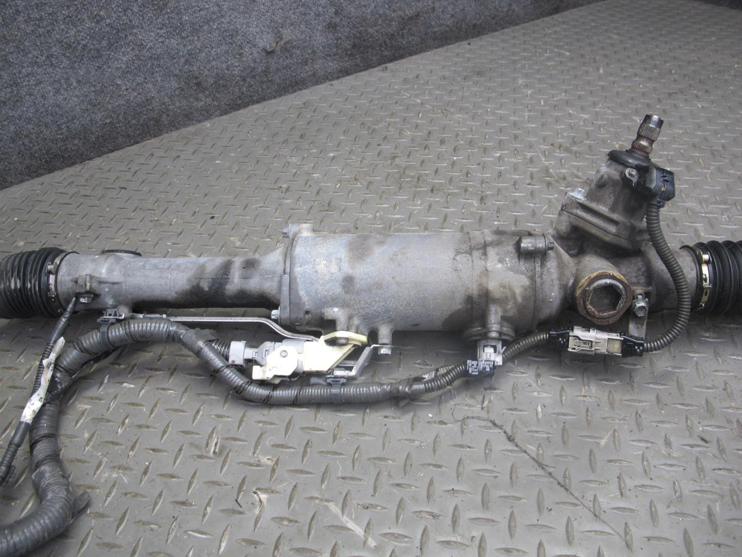 10-15 Lexus IS350 IS250 Convertible RWD Power Steering Rack & Pinion Gear OEM