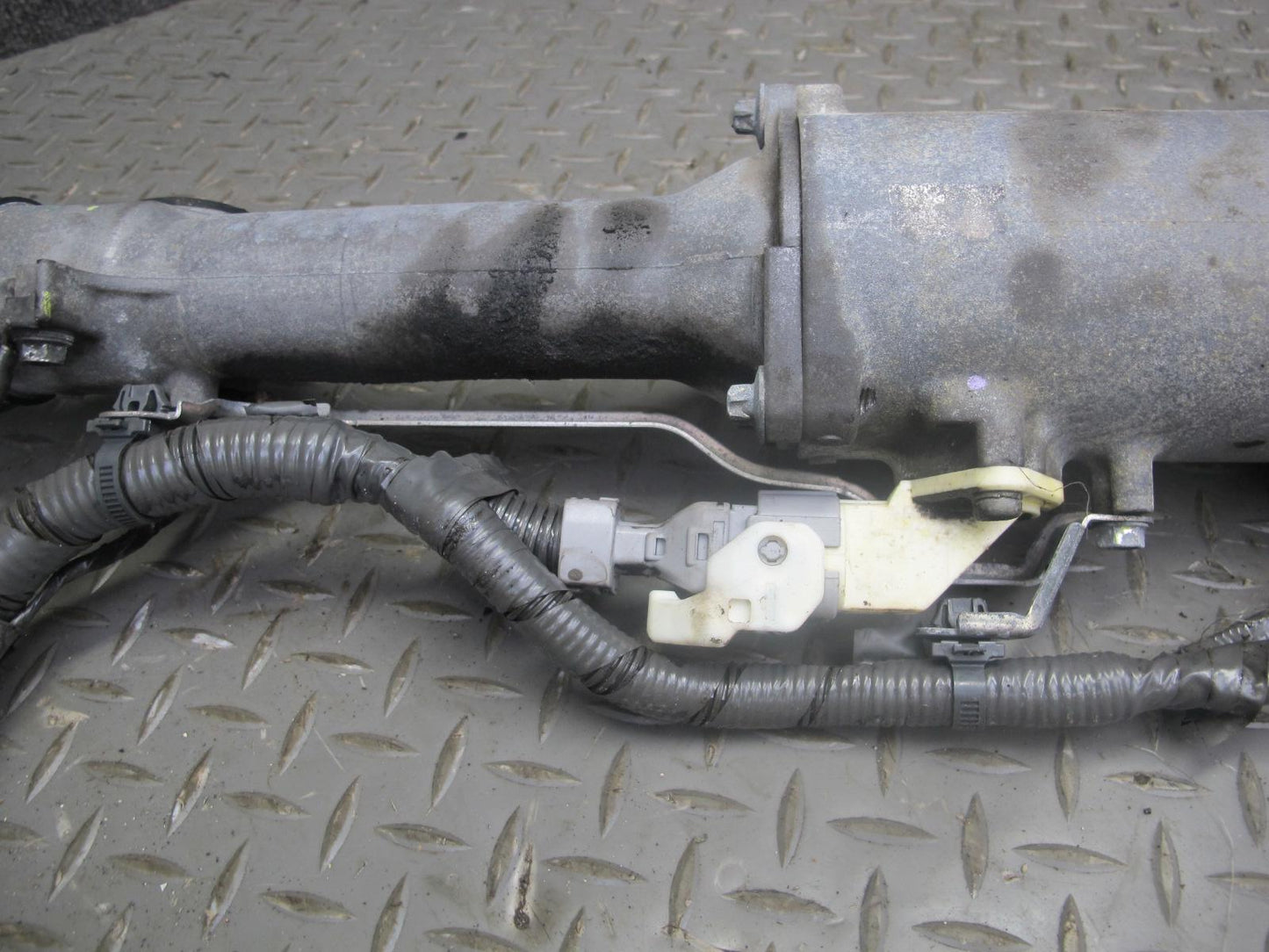 10-15 Lexus IS350 IS250 Convertible RWD Power Steering Rack & Pinion Gear OEM