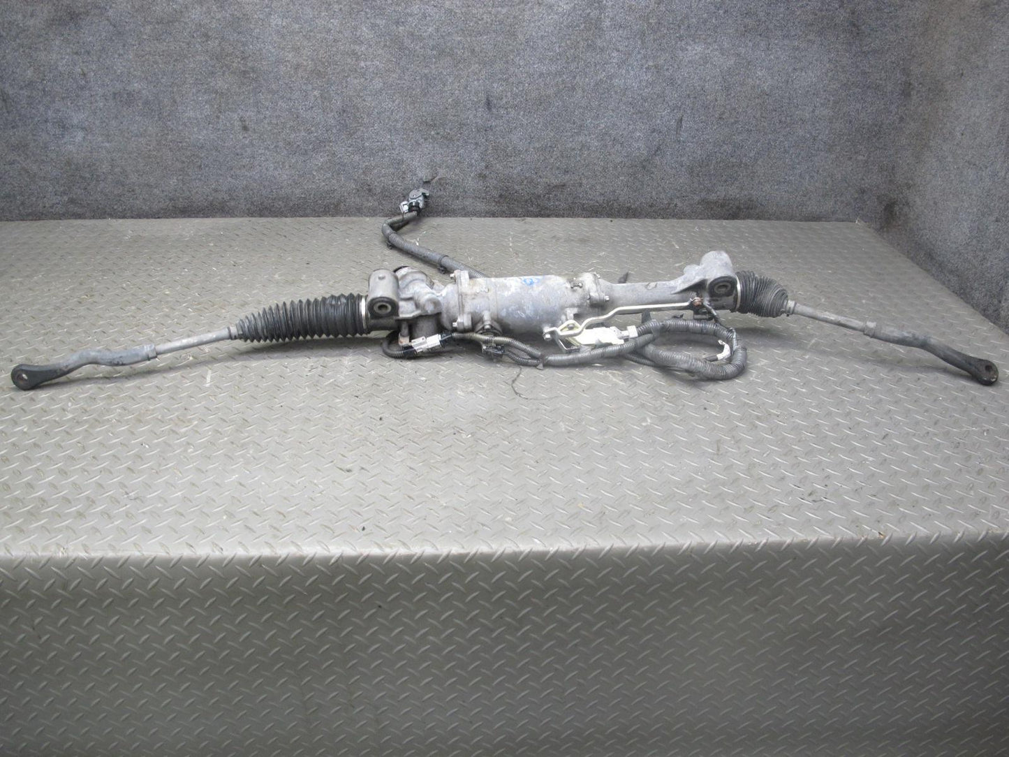 10-15 Lexus IS350 IS250 Convertible RWD Power Steering Rack & Pinion Gear OEM