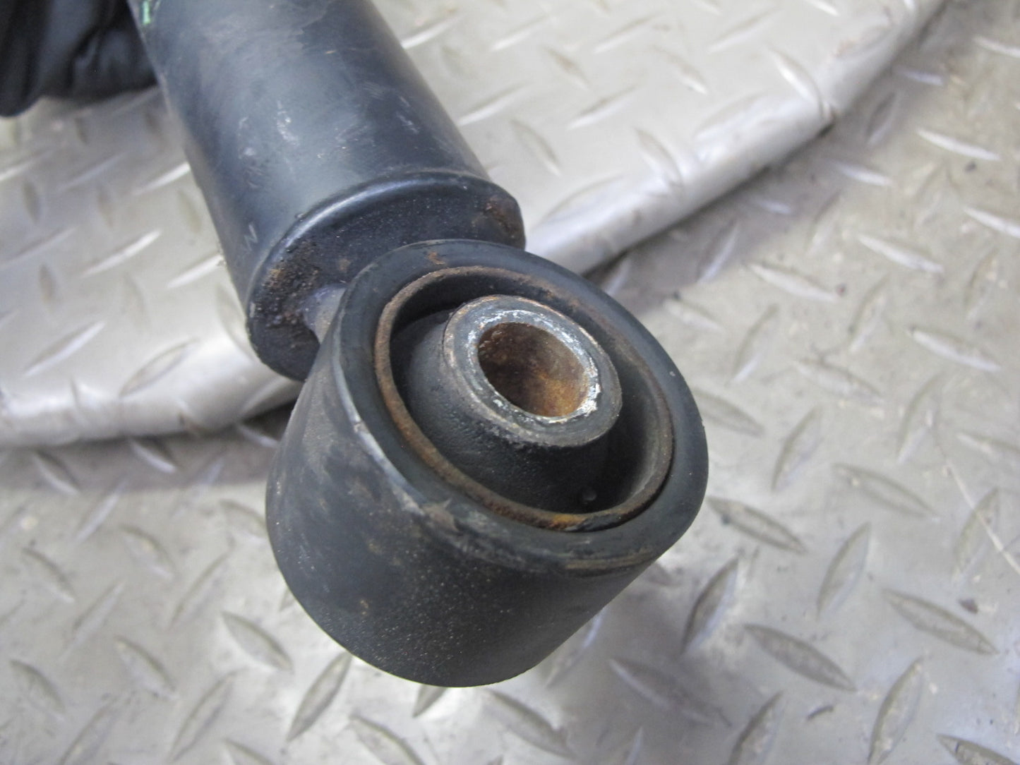 04-06 Lexus UCF30L LS430 Set of 2 Rear Left Right Strut Shock Absorber 116K OEM