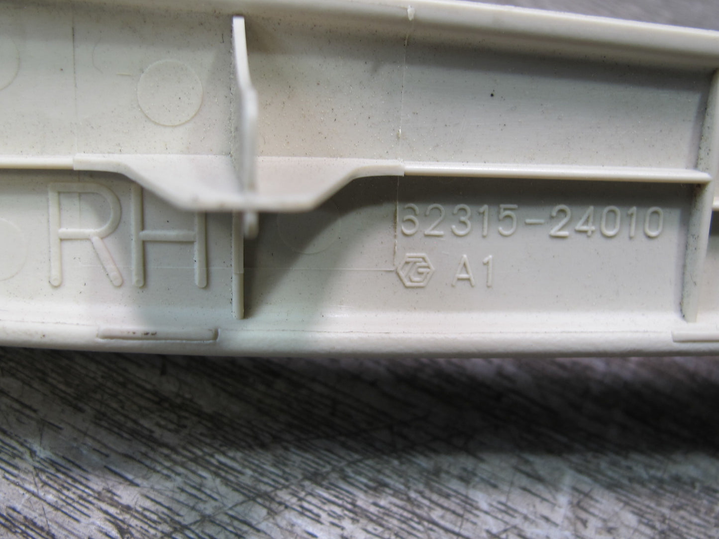 02-10 Lexus Z40 SC430 Set of Left & Right Door Open Lower Pillar Trim Panel OEM