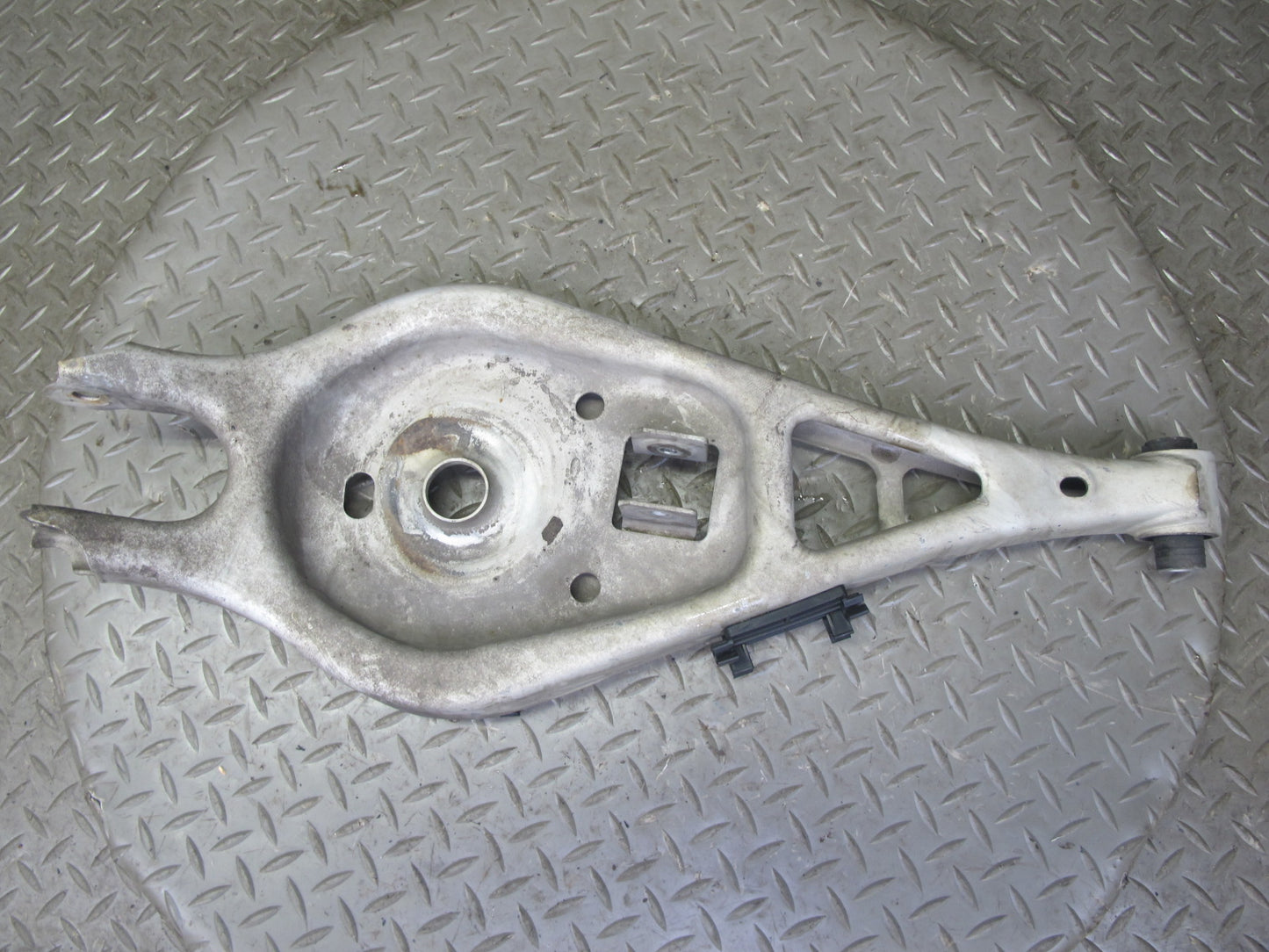 09-16 BMW E89 Z4 Set of 2 Rear Left Suspension Lower Control Arm OEM