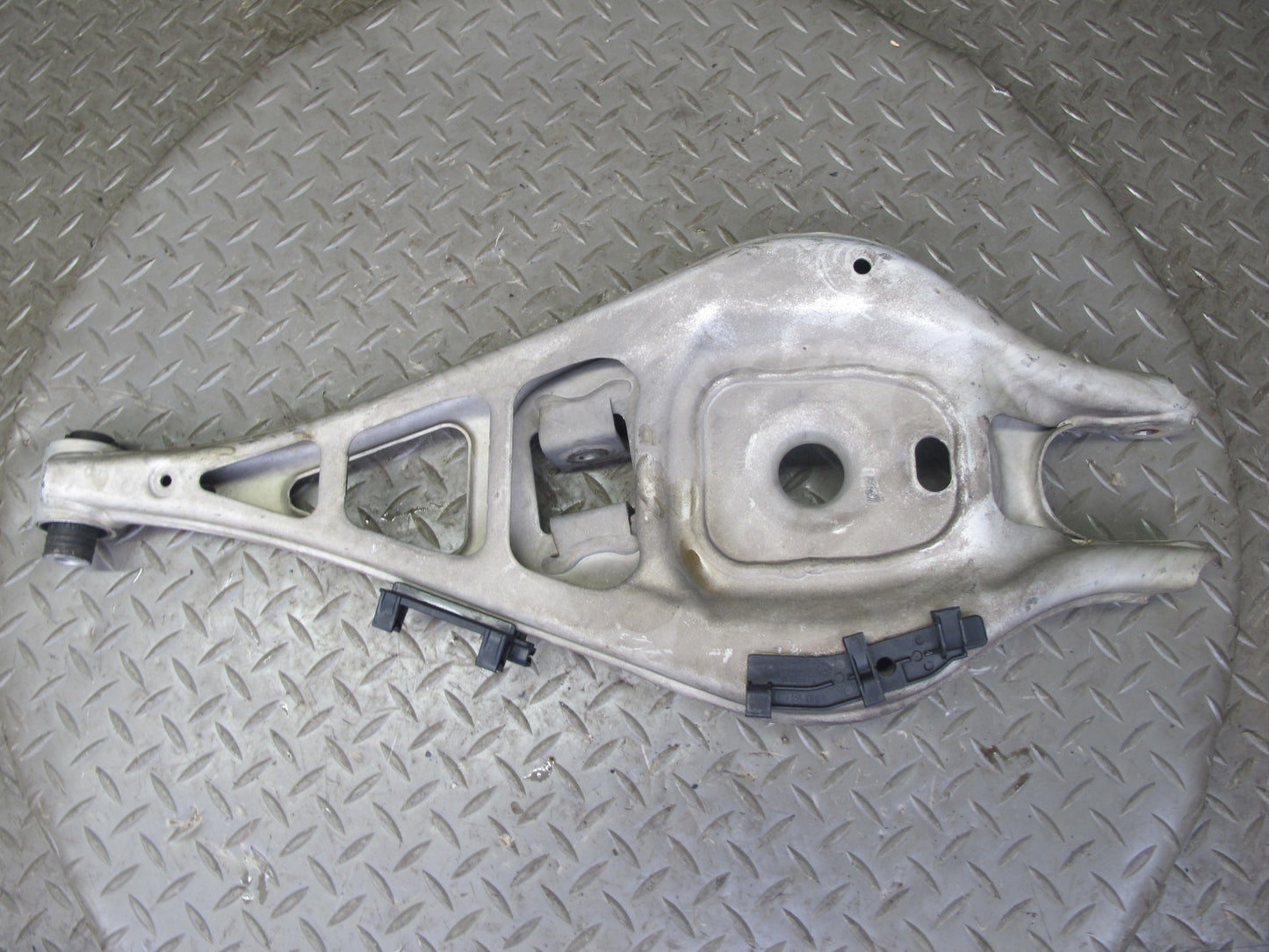 09-16 BMW E89 Z4 Set of 2 Rear Left Suspension Lower Control Arm OEM