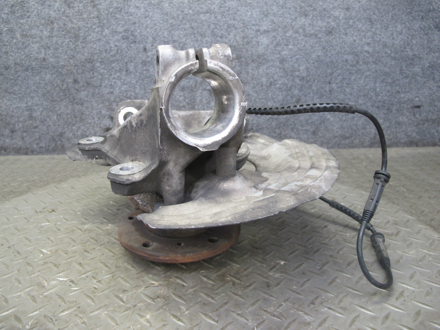 09-16 BMW E89 Z4 Front Right Spindle Knuckle Wheel Hub Bearing 6773210 OEM