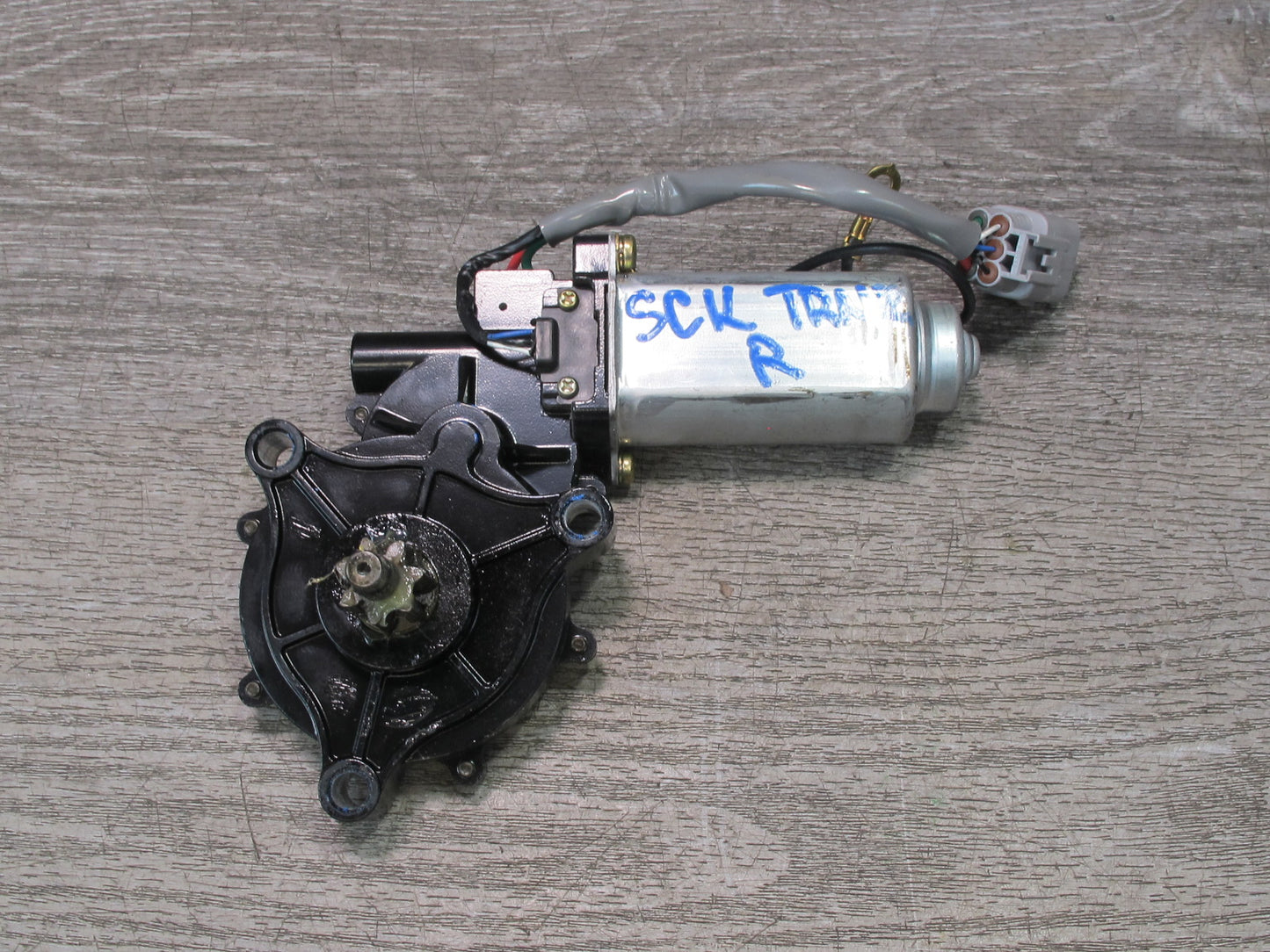 02-10 Lexus Z40 SC430 Set of 2 Rear Right Trunk Hinge Drive Gear Motor OEM