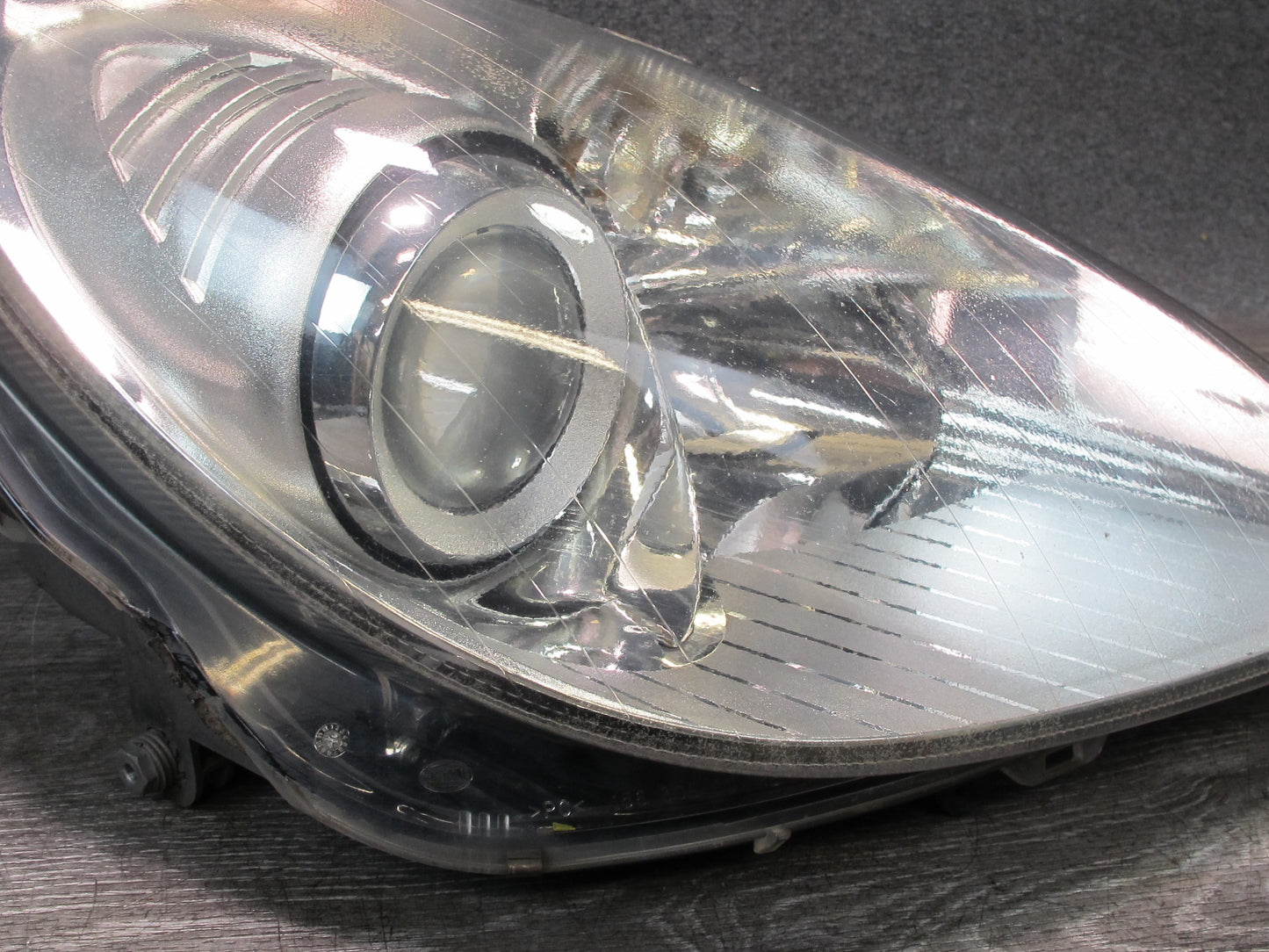 05-11 Mercedes R171 Slk-class Front Right Halogen Headlight Lamp OEM