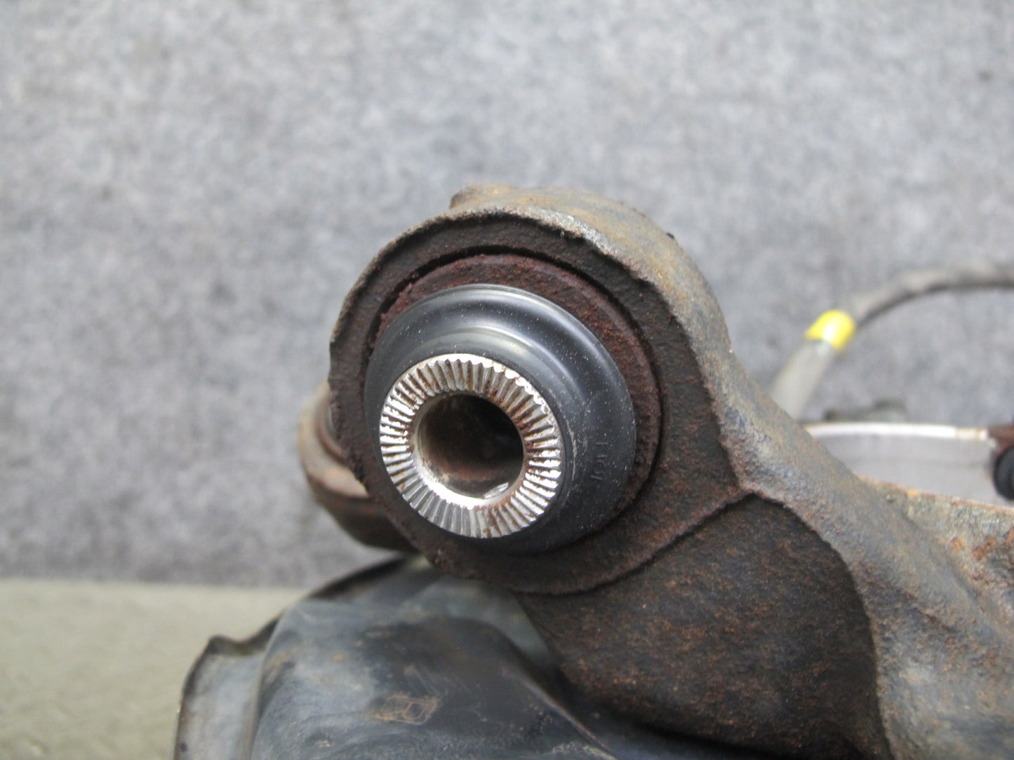 02-10 Lexus SC430 Rear Right Side Spindle Knuckle Wheel Hub Bearing OEM