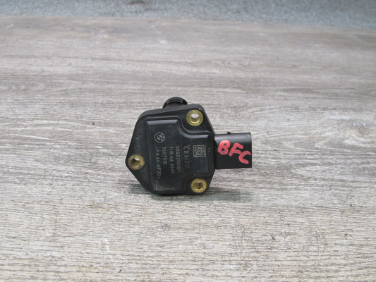 11-13 BMW F01 F07 F12 F13 F10 550i N63 4.4L Engine Oil Level Sensor 7607910 OEM