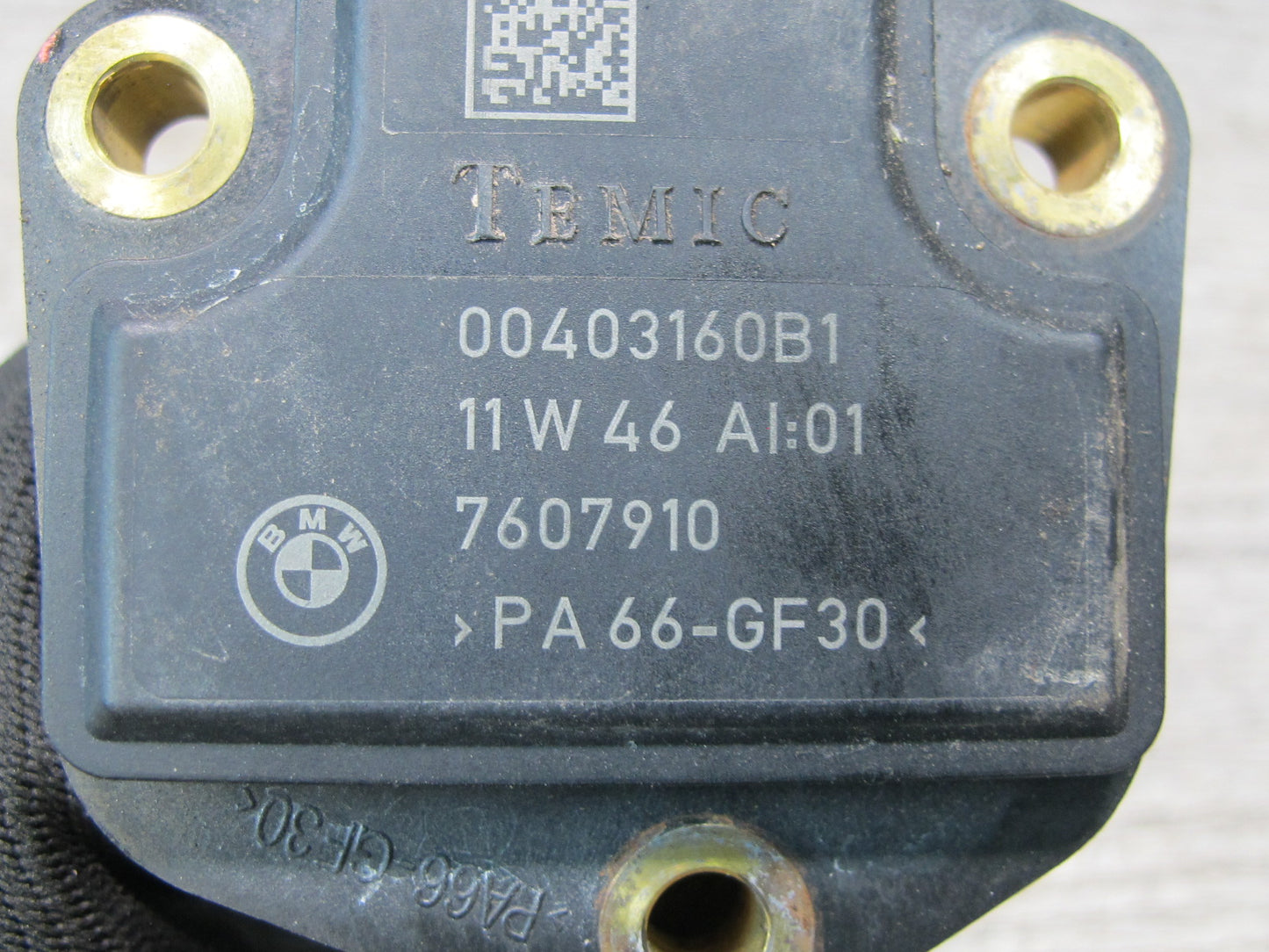 11-13 BMW F01 F07 F12 F13 F10 550i N63 4.4L Engine Oil Level Sensor 7607910 OEM
