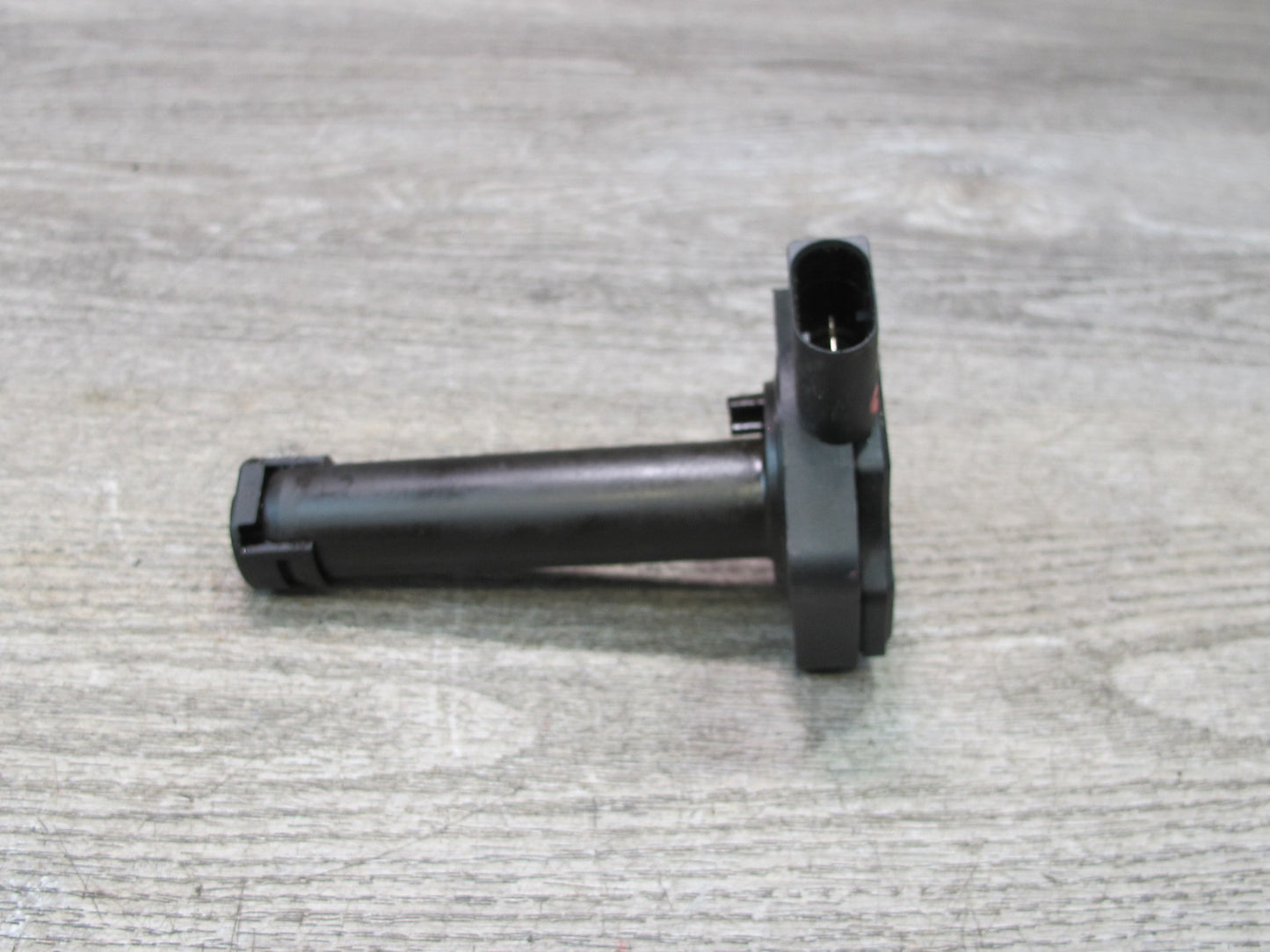 11-13 BMW F01 F07 F12 F13 F10 550i N63 4.4L Engine Oil Level Sensor 7607910 OEM