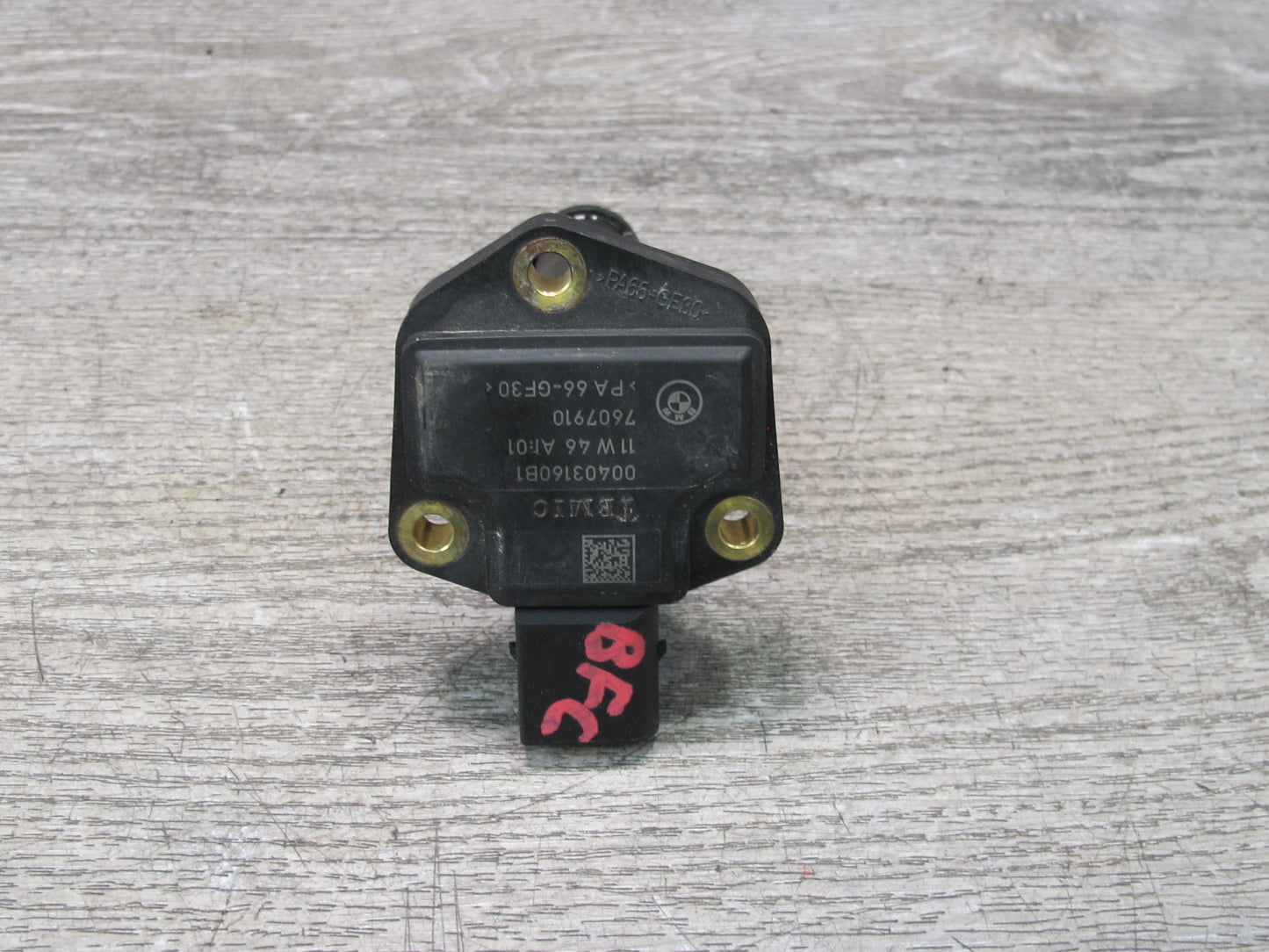 11-13 BMW F01 F07 F12 F13 F10 550i N63 4.4L Engine Oil Level Sensor 7607910 OEM