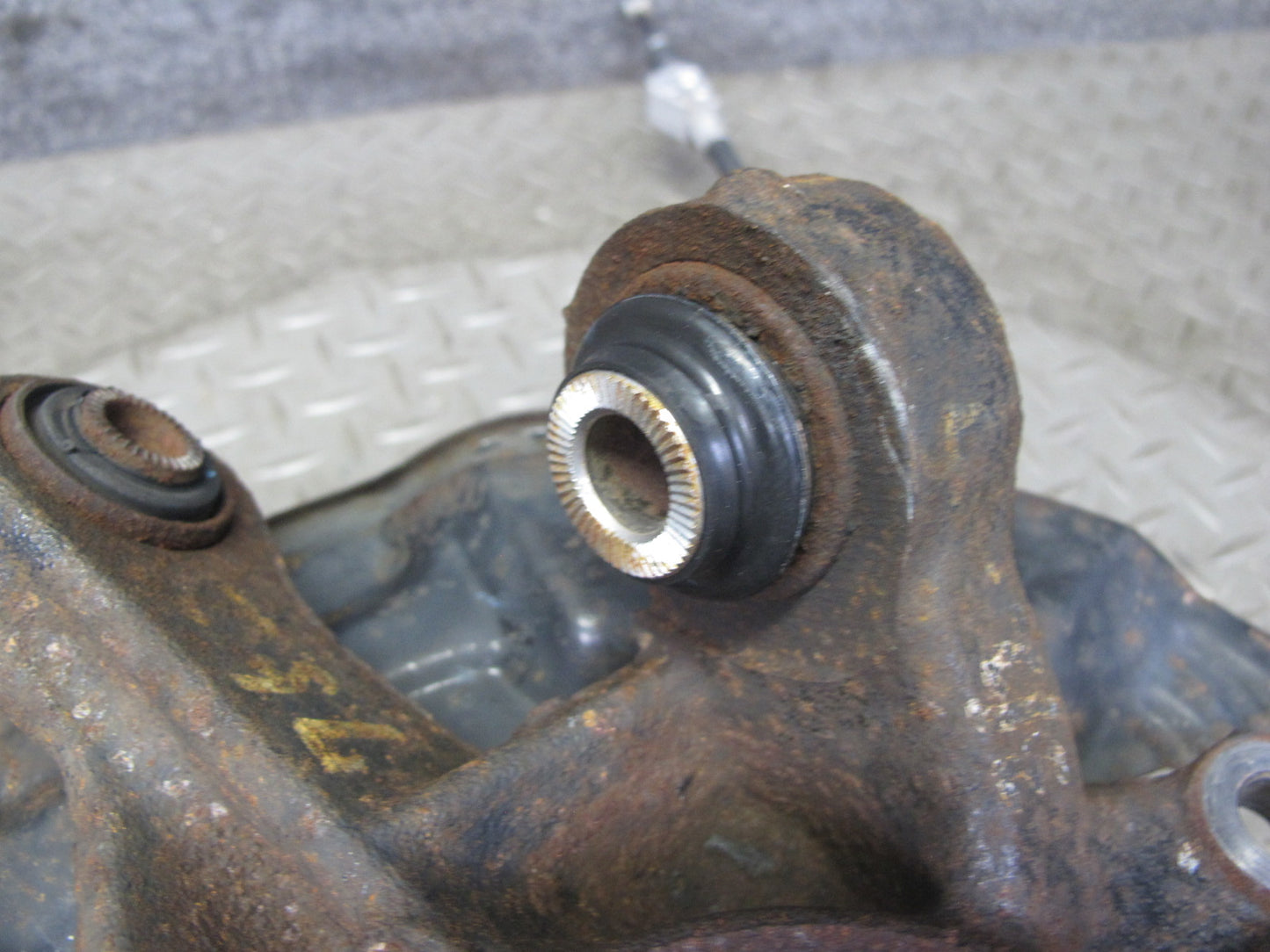 02-10 Lexus SC430 Rear Left Driver Side Spindle Knuckle Wheel Hub Bearing OEM