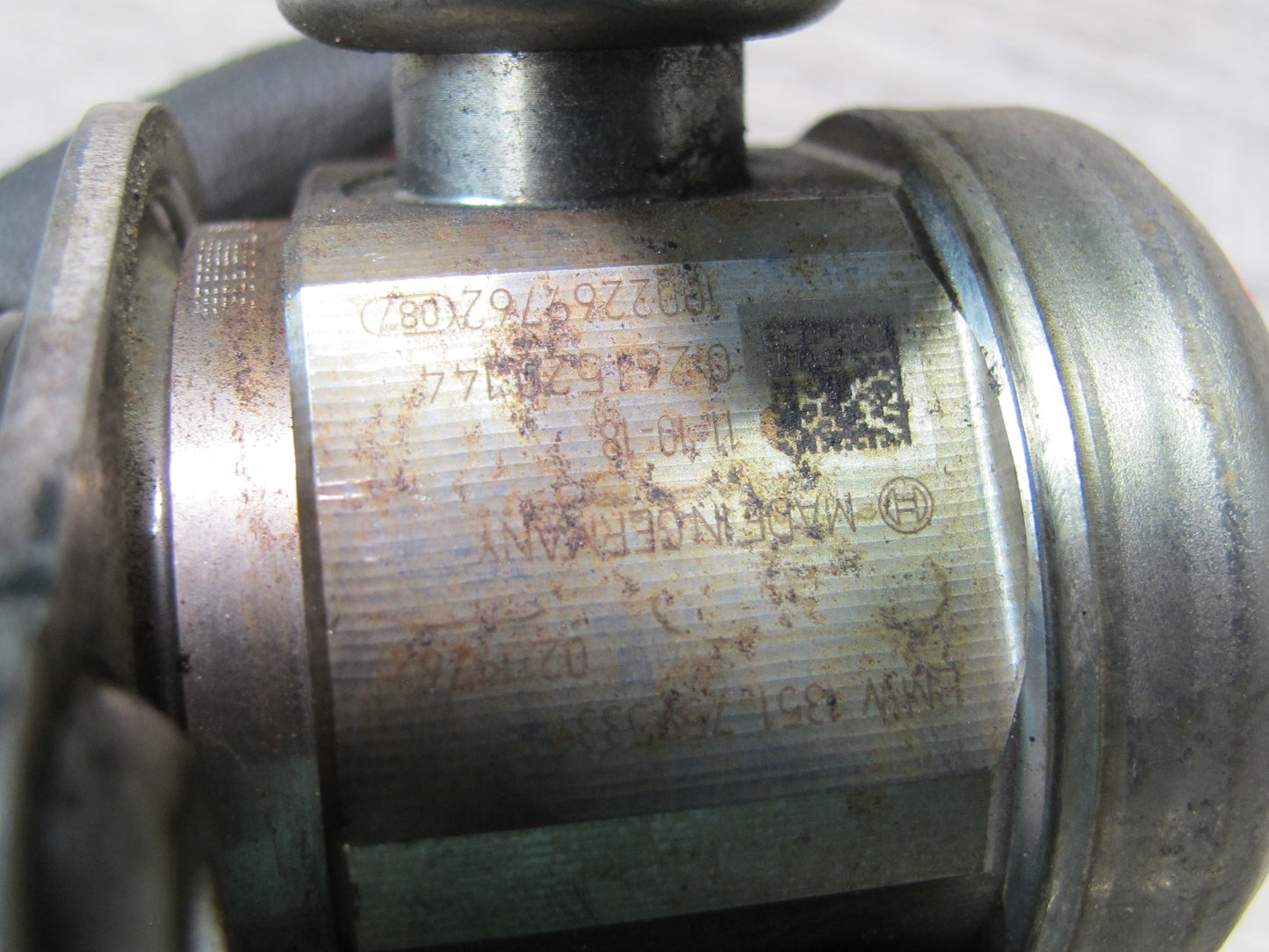 11-13 BMW F07 F10 550i  Left or Right Engine High Pressure Fuel Pump 7595339 OEM