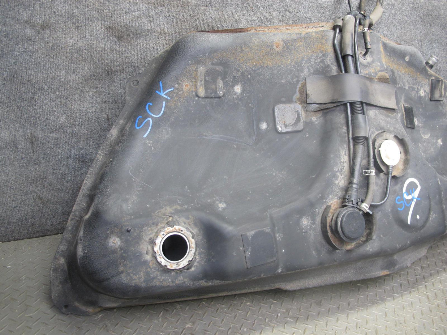 02-05 Lexus Z40 SC430 Gas Fuel Tank Assembly OEM