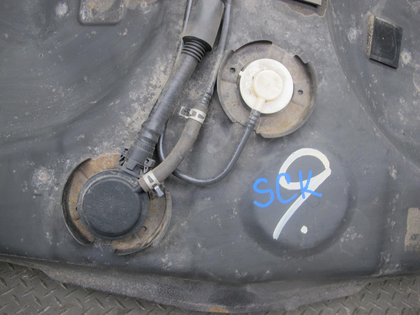 02-05 Lexus Z40 SC430 Gas Fuel Tank Assembly OEM