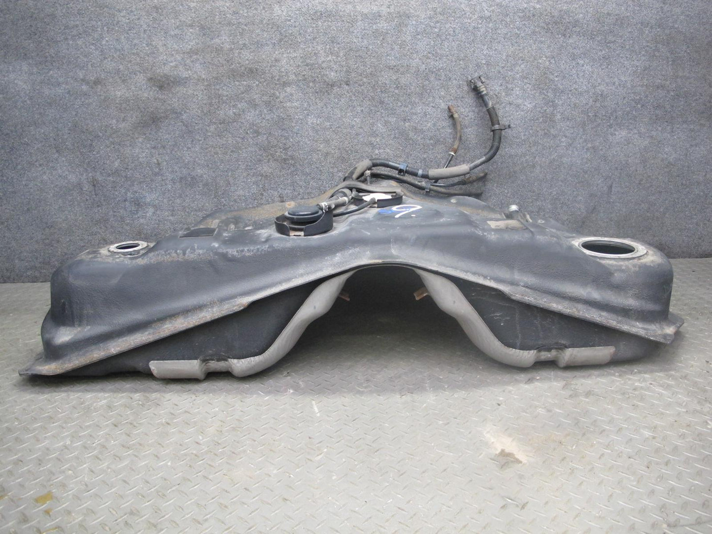 02-05 Lexus Z40 SC430 Gas Fuel Tank Assembly OEM