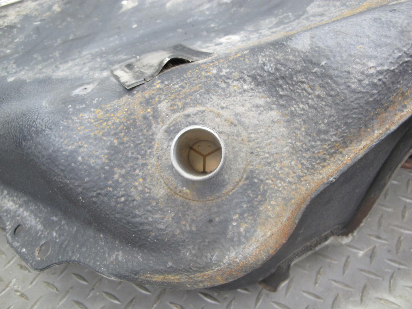02-05 Lexus Z40 SC430 Gas Fuel Tank Assembly OEM