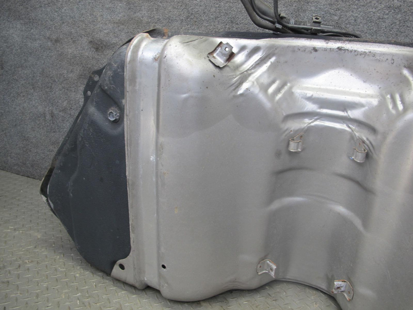 02-05 Lexus Z40 SC430 Gas Fuel Tank Assembly OEM