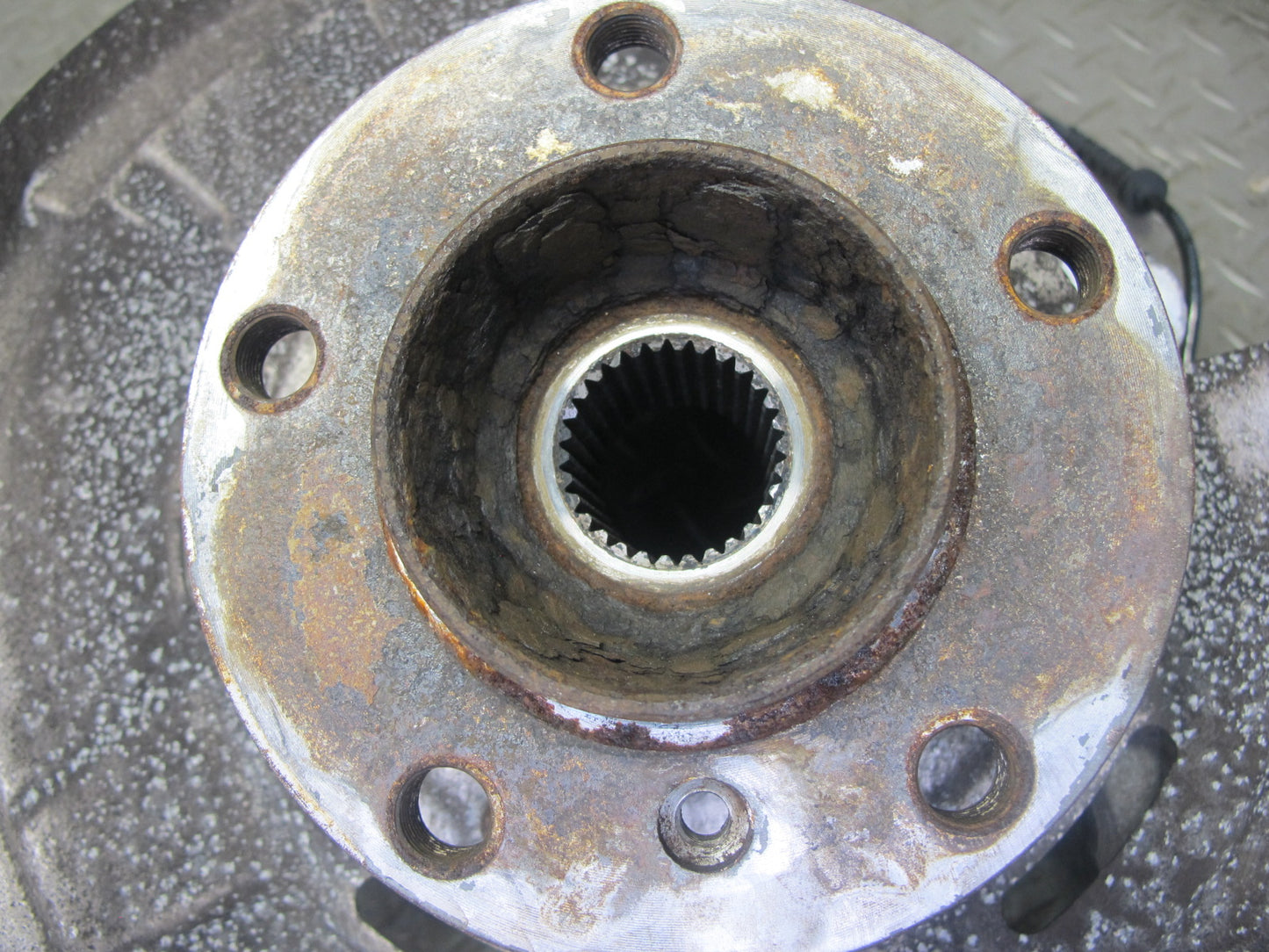 11-16 BMW F10 5-SERIES 550i AWD Rear Left Spindle Knuckle Wheel Hub Bearing OEM