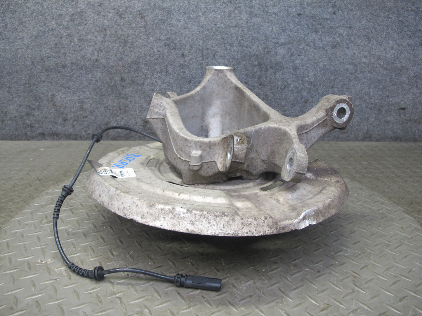 11-16 BMW F10 5-SERIES 550i AWD Rear Right Spindle Knuckle Wheel Hub Bearing OEM