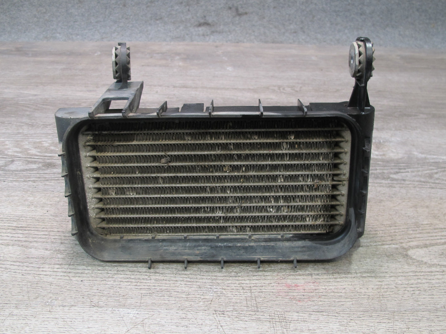 09-16 BMW E89 Z4 N54 35i Engine Oil Cooler Heat Exchanger 7585717 OEM