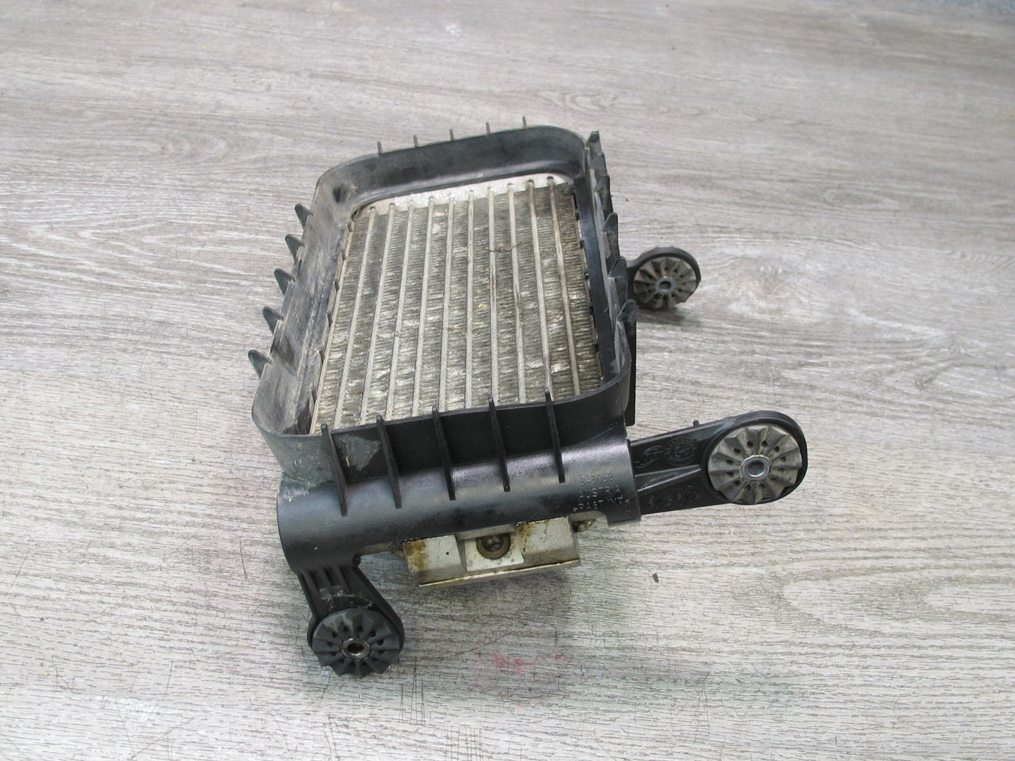 09-16 BMW E89 Z4 N54 35i Engine Oil Cooler Heat Exchanger 7585717 OEM