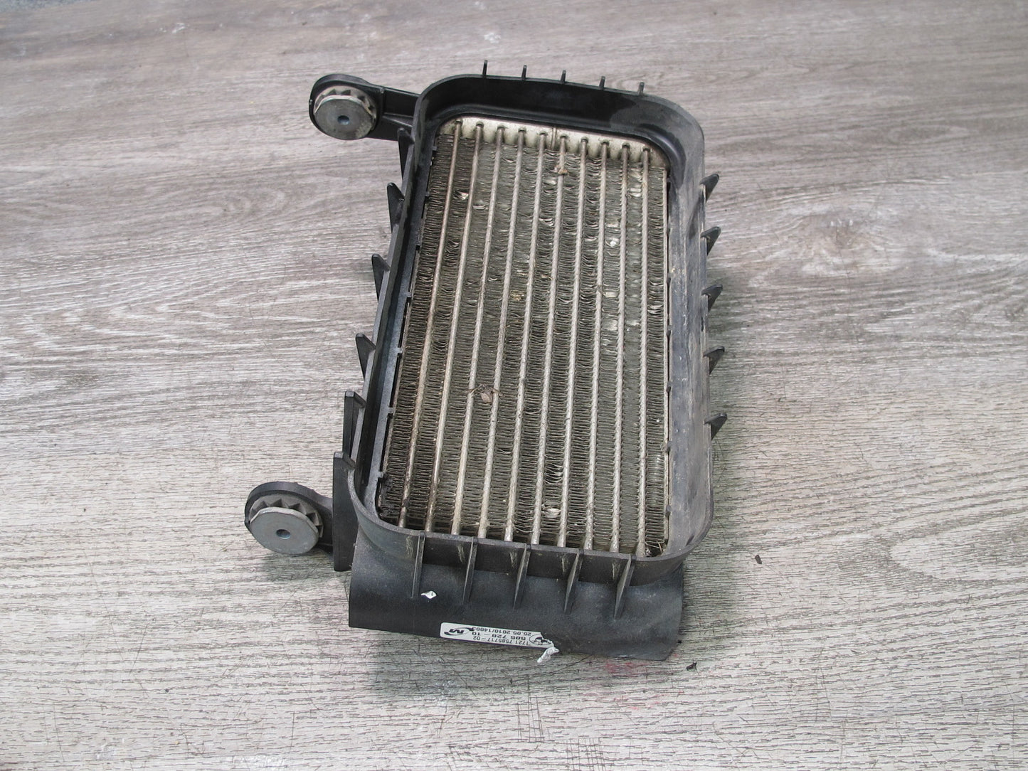 09-16 BMW E89 Z4 N54 35i Engine Oil Cooler Heat Exchanger 7585717 OEM