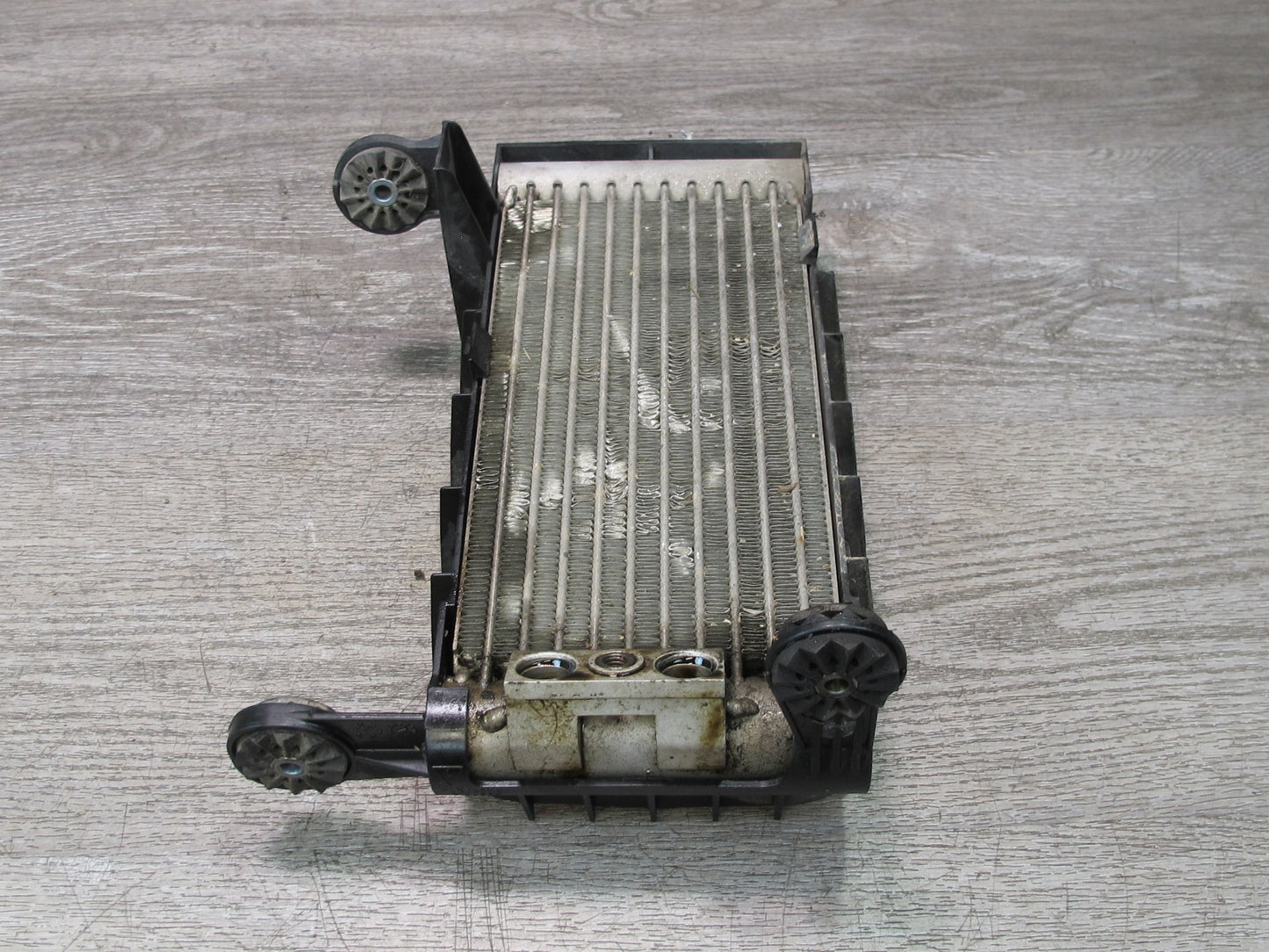 09-16 BMW E89 Z4 N54 35i Engine Oil Cooler Heat Exchanger 7585717 OEM