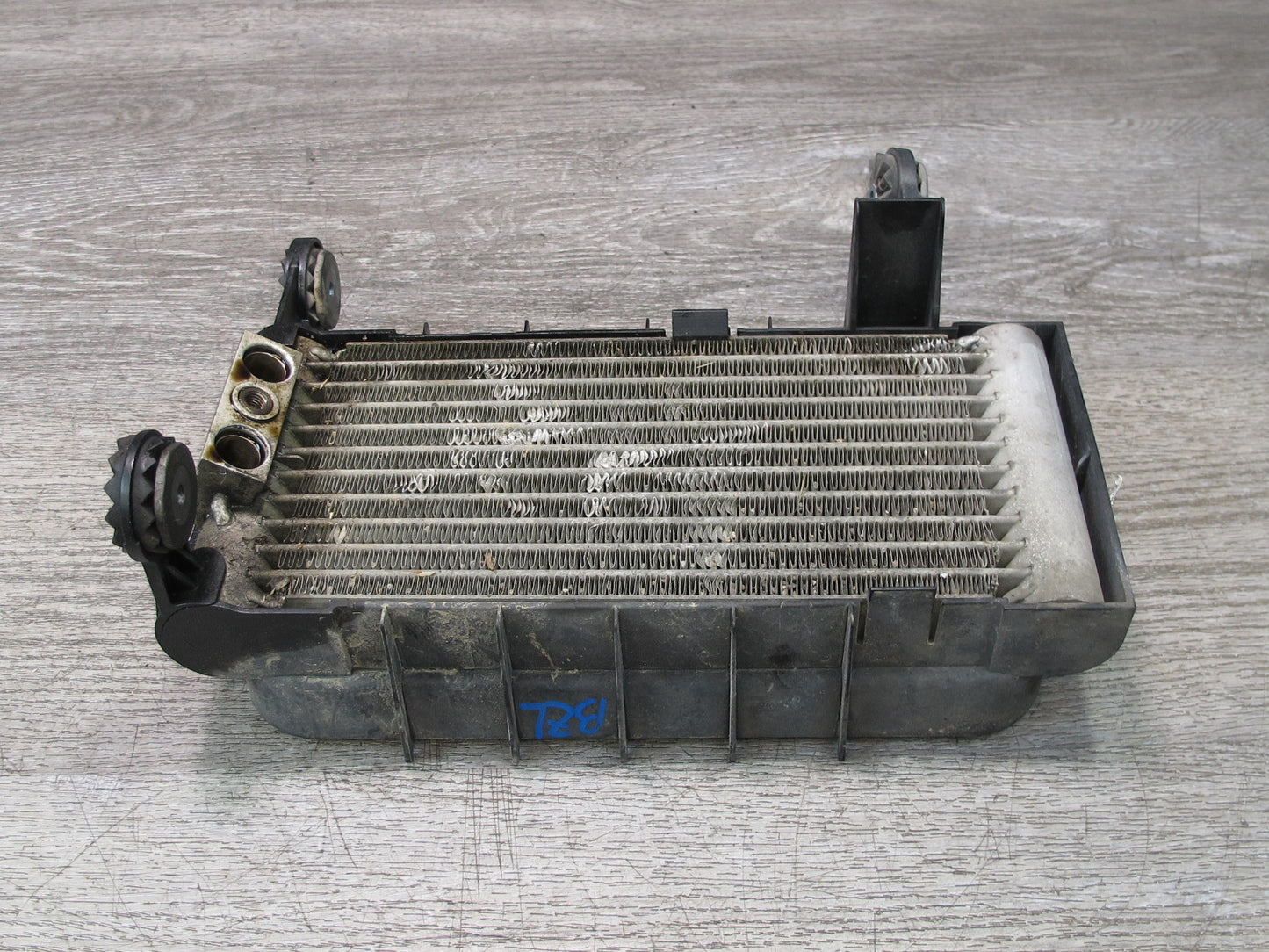 09-16 BMW E89 Z4 N54 35i Engine Oil Cooler Heat Exchanger 7585717 OEM