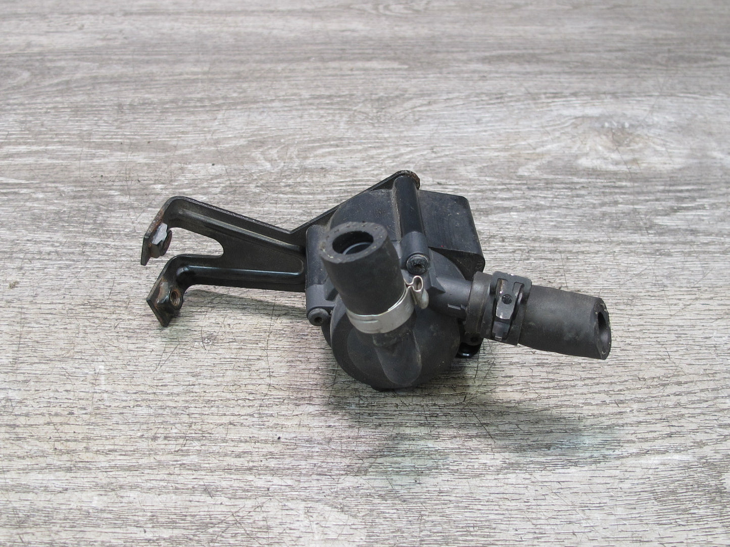 11-16 BMW F01 F07 F12 F13 F10 550i N63 Auxiliary Electric Coolant Water Pump OEM