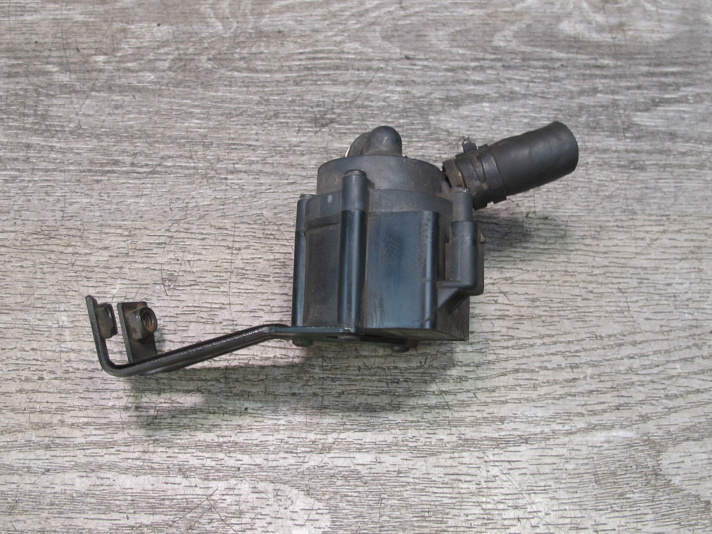 11-16 BMW F01 F07 F12 F13 F10 550i N63 Auxiliary Electric Coolant Water Pump OEM