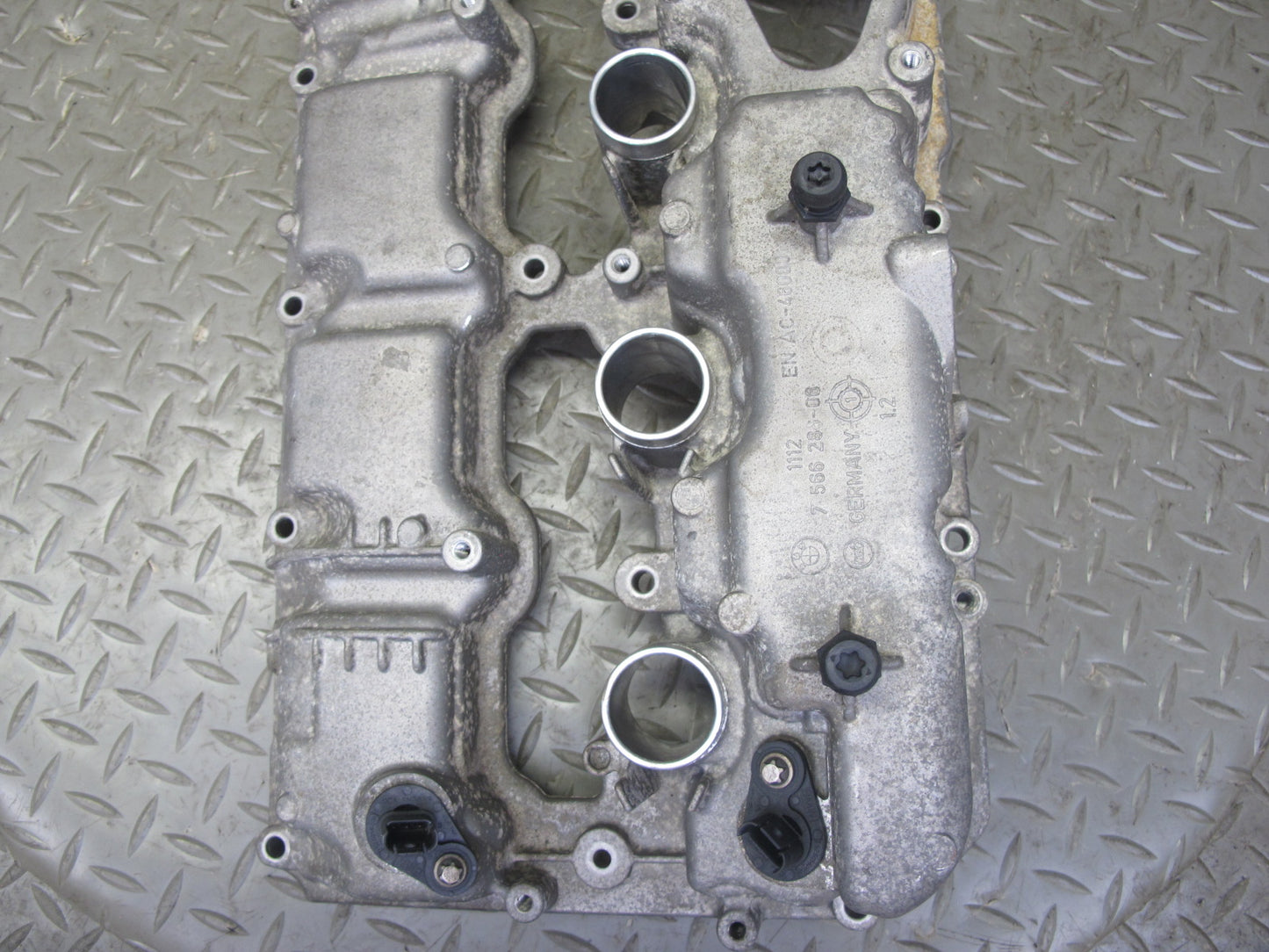 11-13 BMW F07 F12 F10 550I N63 Left Engine Cylinder Head Valve Cover 103K OEM