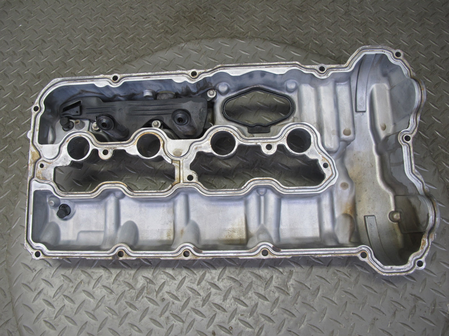 11-13 BMW F07 F12 F10 550I N63 Left Engine Cylinder Head Valve Cover 103K OEM