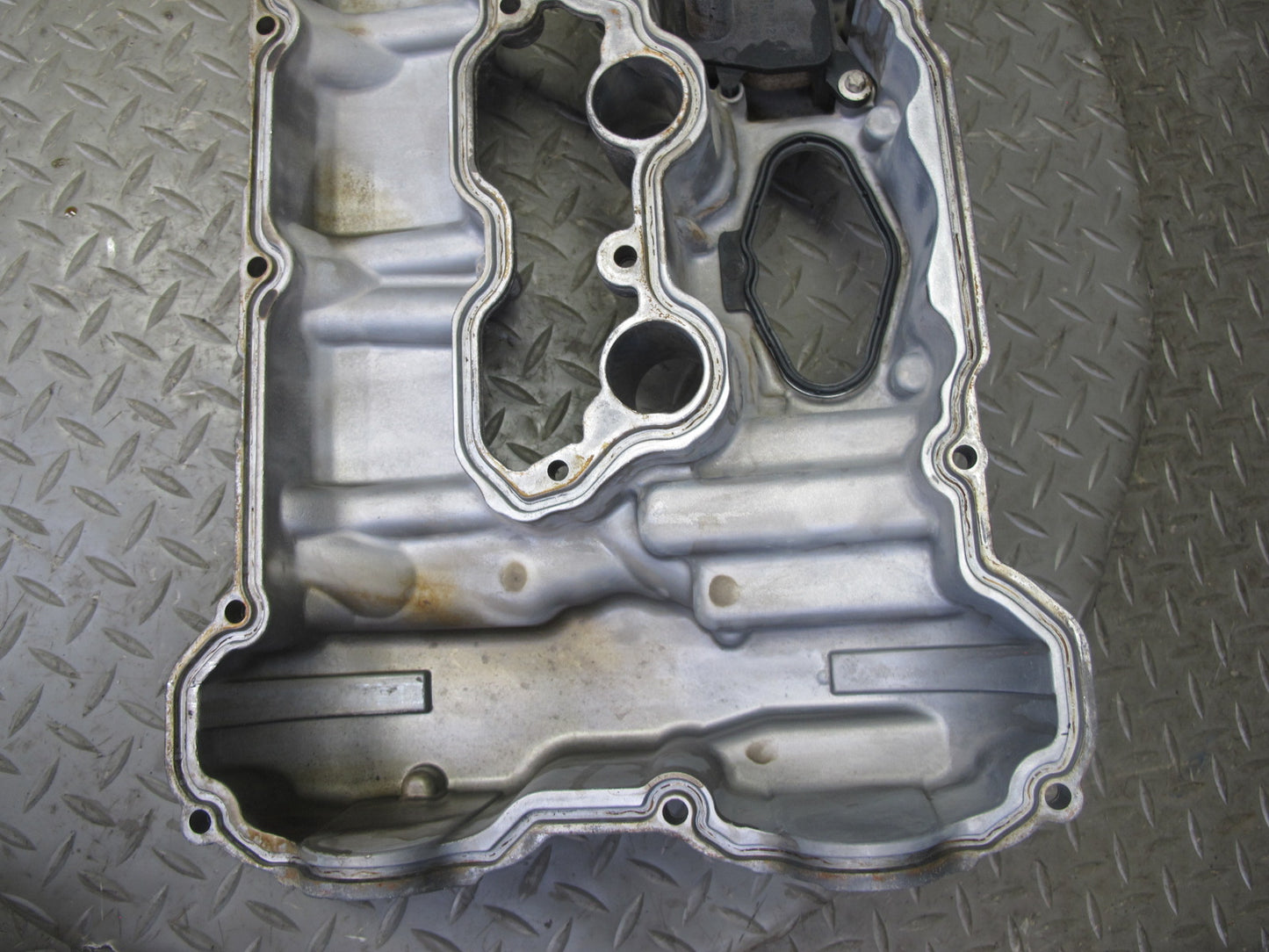 11-13 BMW F07 F12 F10 550I N63 Left Engine Cylinder Head Valve Cover 103K OEM