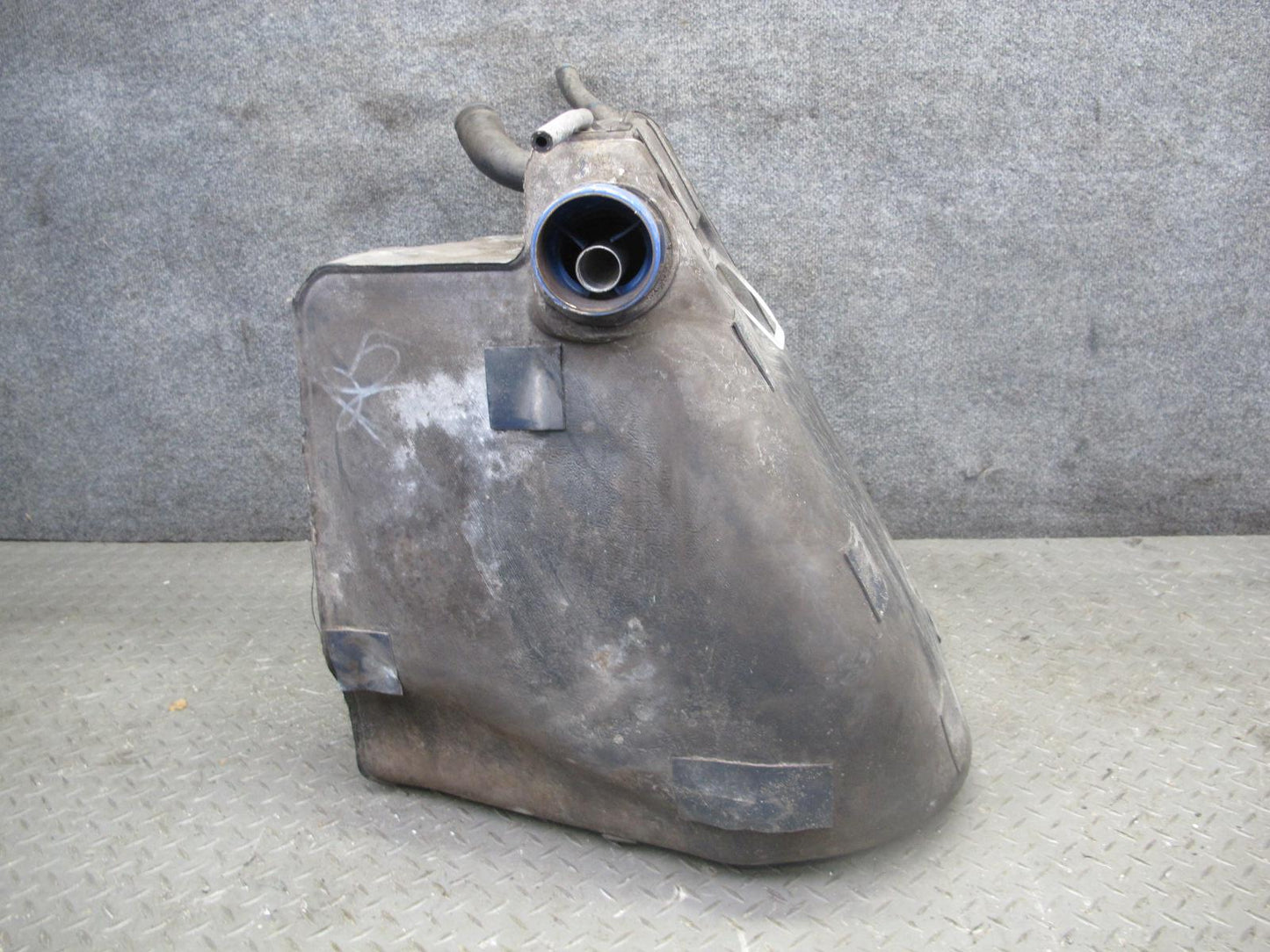 97-98 Chevrolet Corvette C5 Rear Left Gas Fuel Tank Unit 10410831 OEM