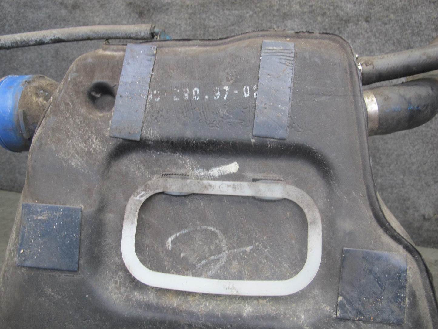 97-98 Chevrolet Corvette C5 Rear Left Gas Fuel Tank Unit 10410831 OEM