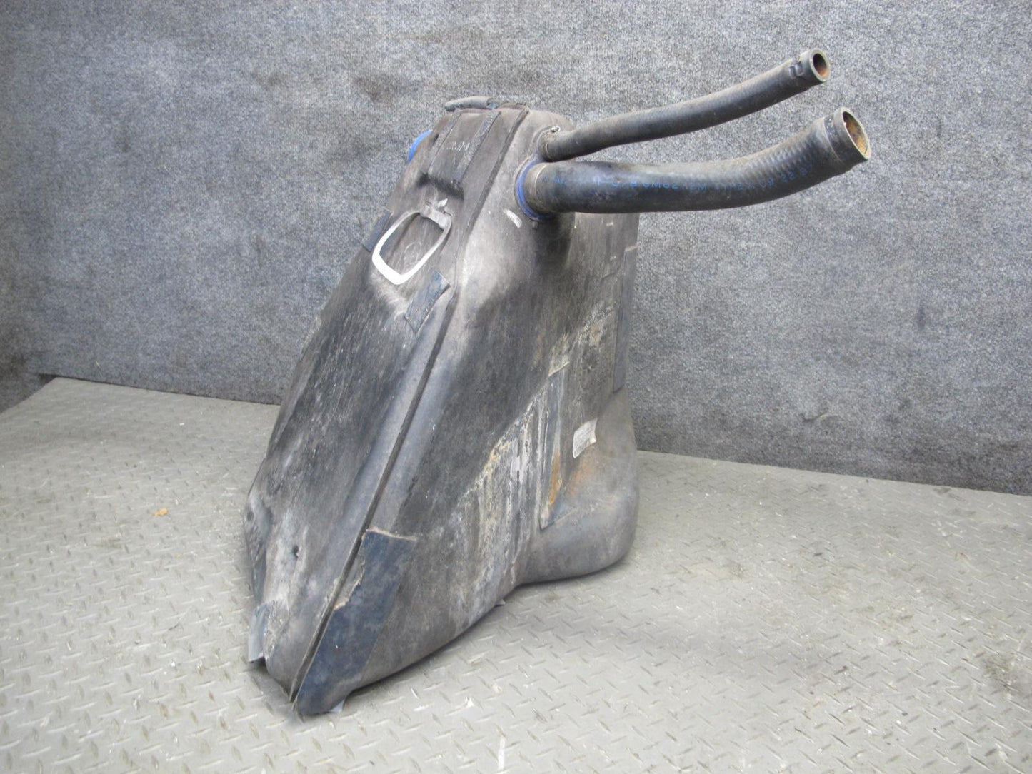97-98 Chevrolet Corvette C5 Rear Left Gas Fuel Tank Unit 10410831 OEM