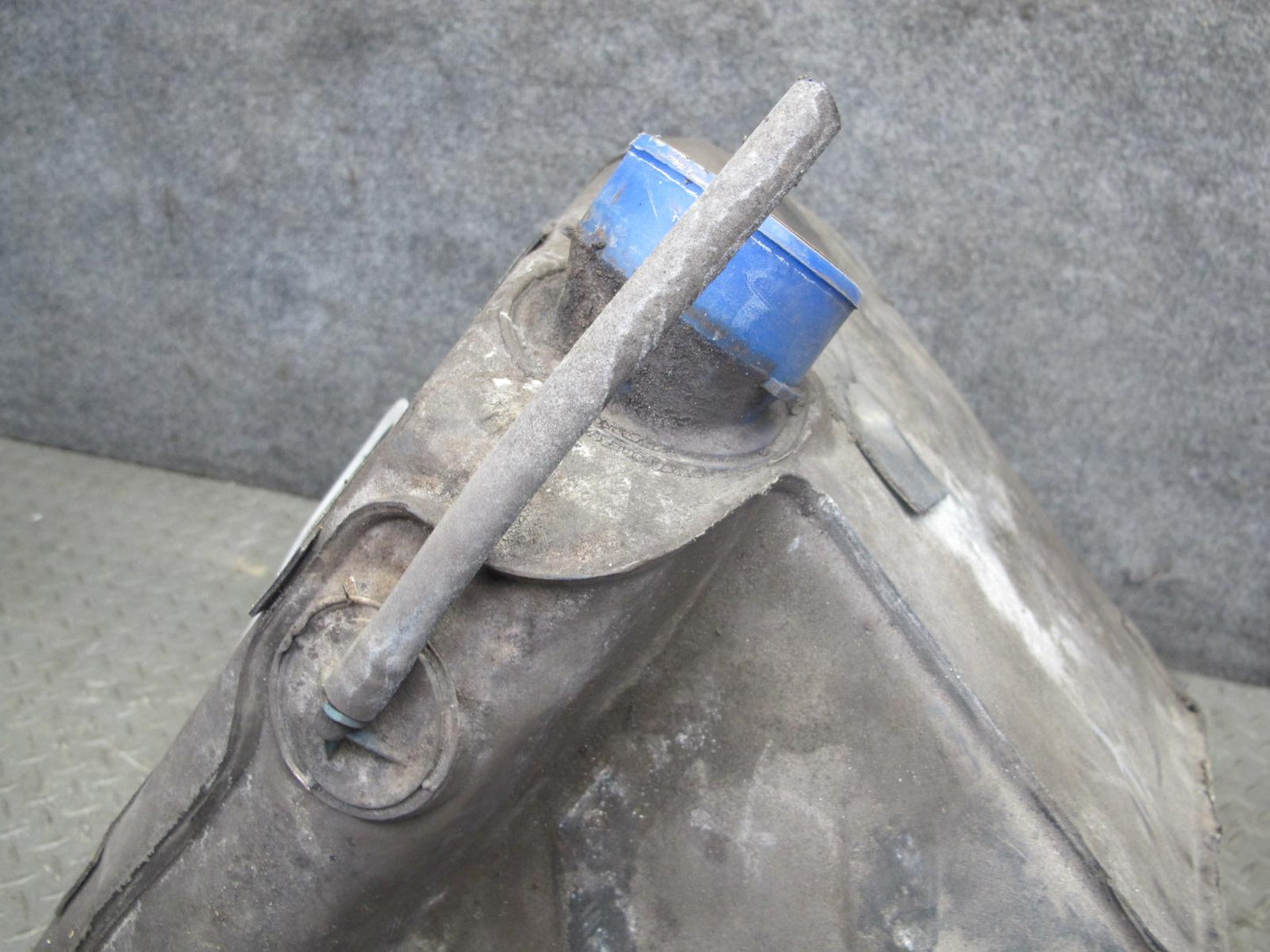 97-98 Chevrolet Corvette C5 Rear Left Gas Fuel Tank Unit 10410831 OEM