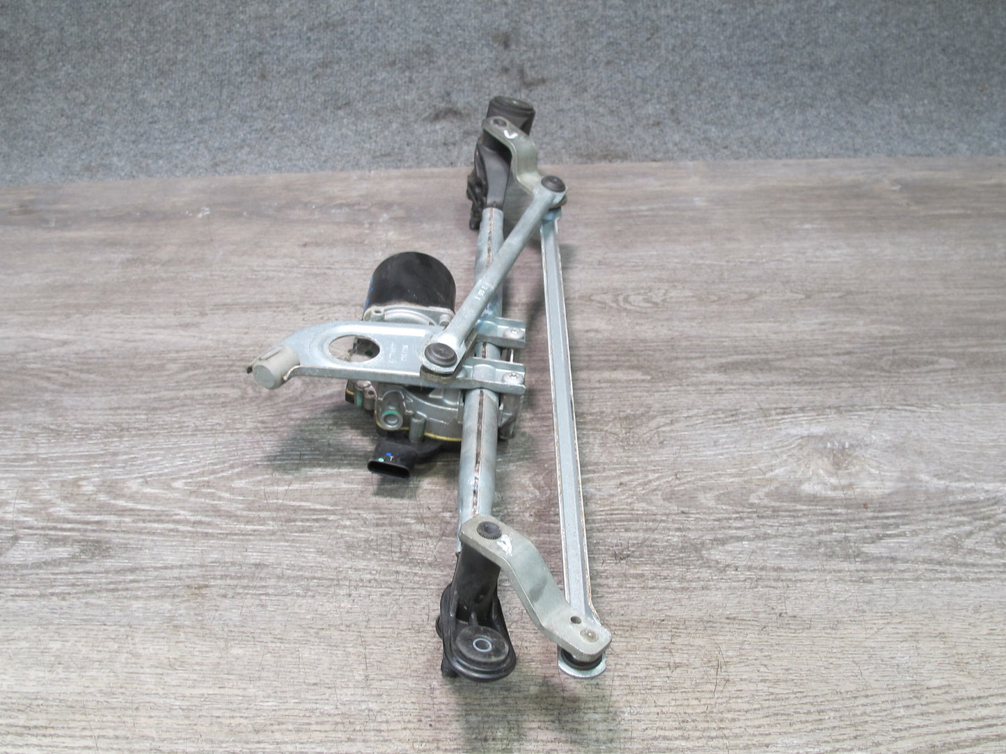 12-16 BMW F30 F31 F32 F34 335i Windshield Wiper Transmission Linkage w Motor OEM