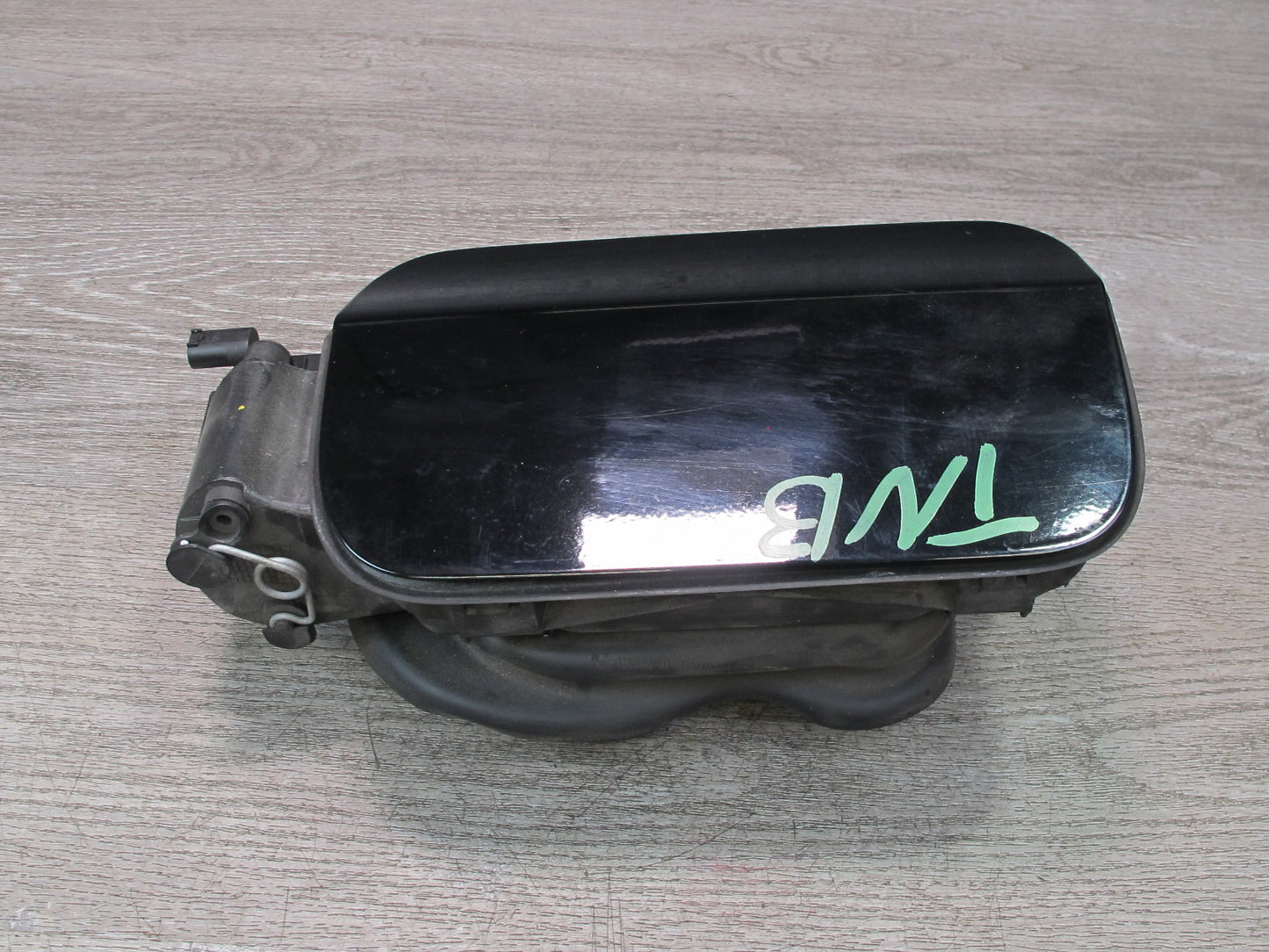 12-18 BMW F30 328i 335i Fuel Tank Filler Door Lid Hinge Actuator OEM