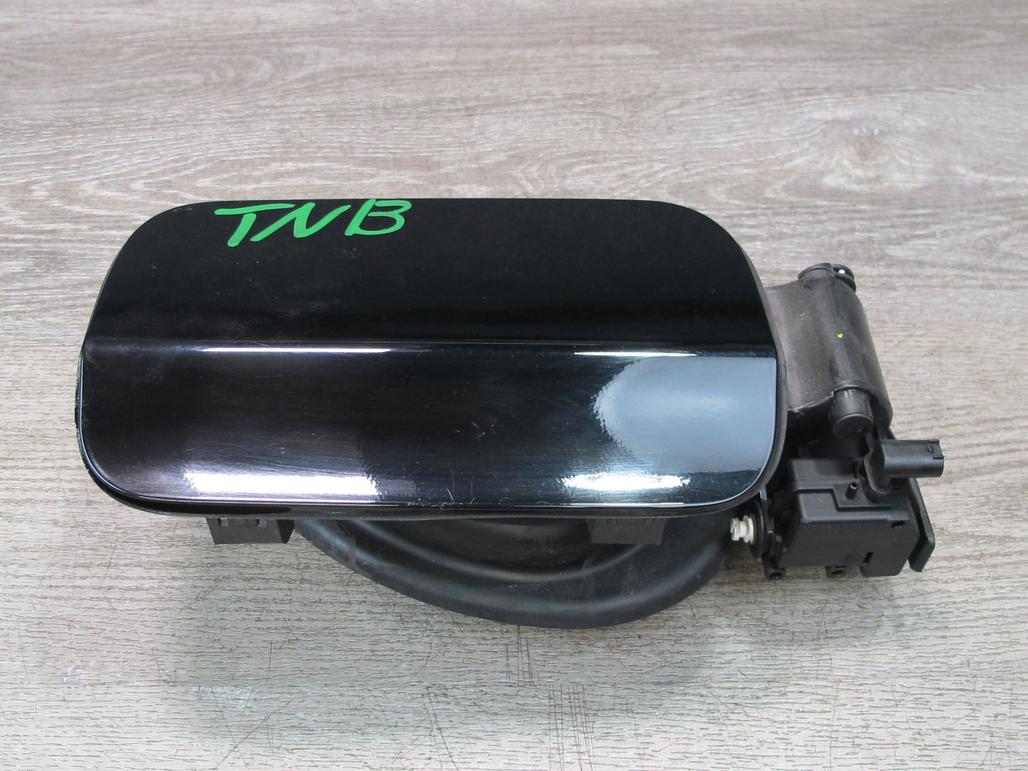 12-18 BMW F30 328i 335i Fuel Tank Filler Door Lid Hinge Actuator OEM